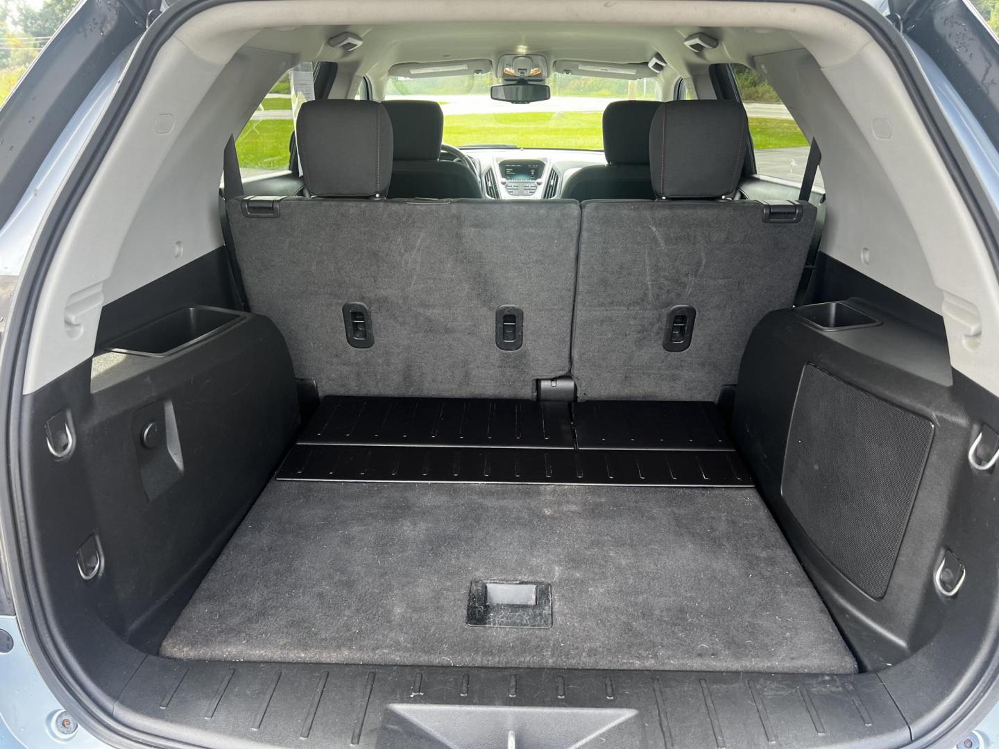 2014 Silver /Black Chevrolet Equinox 1LT 2WD (2GNALBEK0E6) with an 2.4L I4 DOHC 16V engine, 6-Speed Automatic transmission, located at 11115 Chardon Rd. , Chardon, OH, 44024, (440) 214-9705, 41.580246, -81.241943 - Photo#31