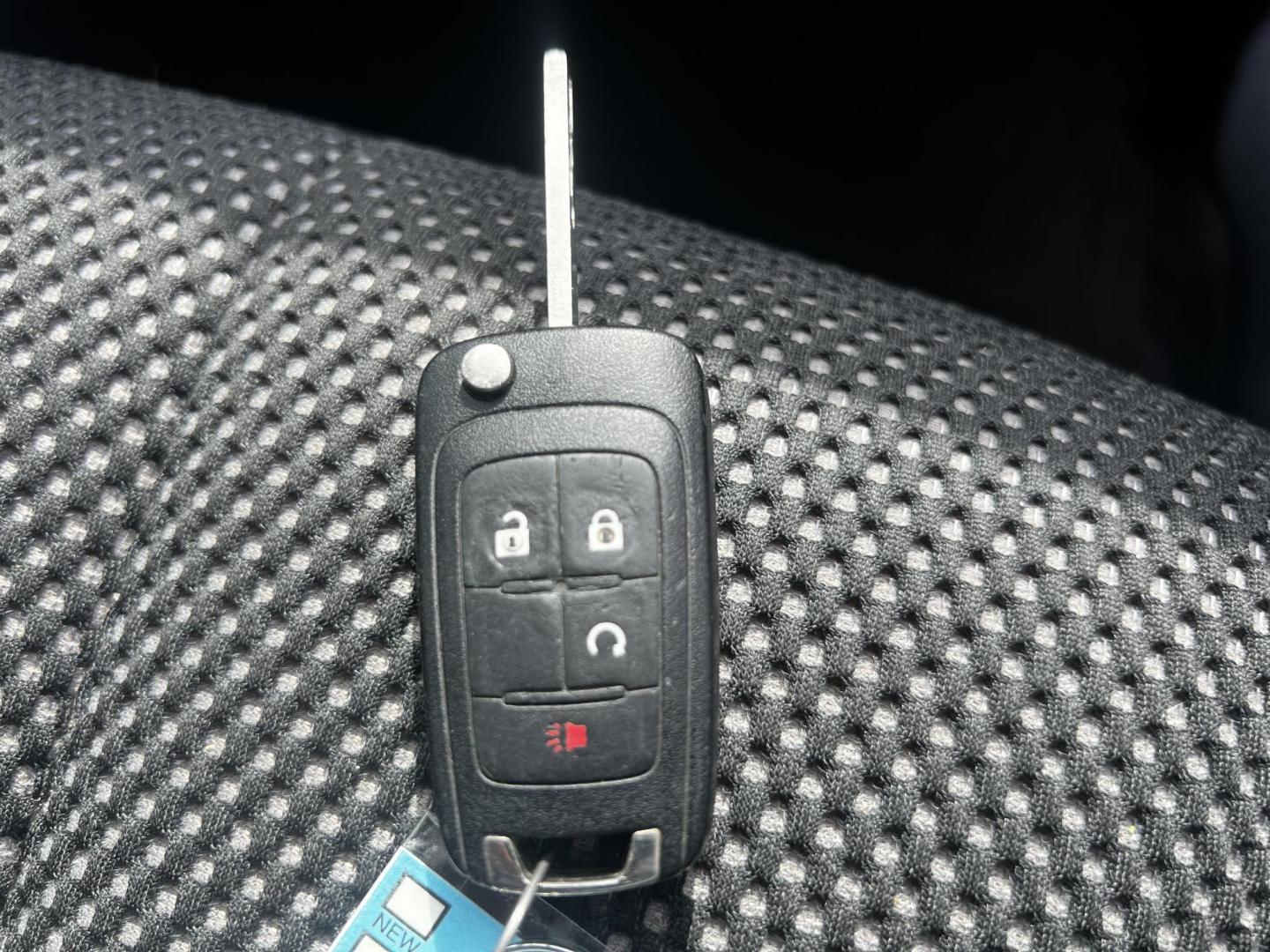 2014 Silver /Black Chevrolet Equinox 1LT 2WD (2GNALBEK0E6) with an 2.4L I4 DOHC 16V engine, 6-Speed Automatic transmission, located at 11115 Chardon Rd. , Chardon, OH, 44024, (440) 214-9705, 41.580246, -81.241943 - Photo#37