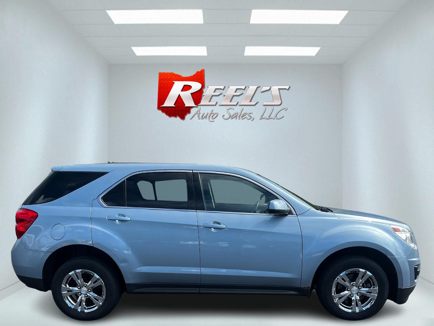 2014 Silver /Black Chevrolet Equinox 1LT 2WD (2GNALBEK0E6) with an 2.4L I4 DOHC 16V engine, 6-Speed Automatic transmission, located at 11115 Chardon Rd. , Chardon, OH, 44024, (440) 214-9705, 41.580246, -81.241943 - Photo#4