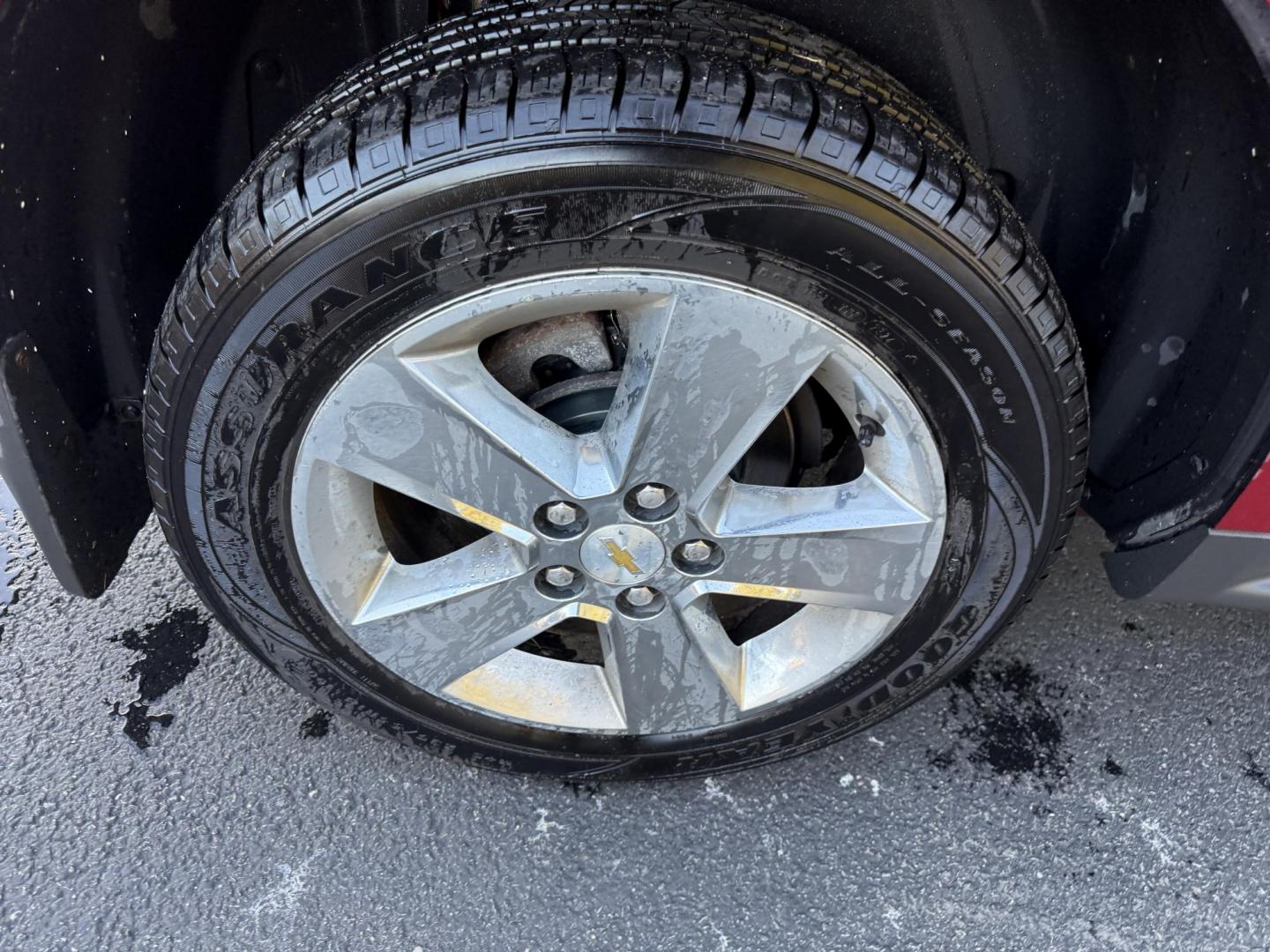2014 Red /Gray Chevrolet Equinox 2LT AWD (2GNFLGE39E6) with an 3.6L V6 DOHC 24V engine, 6-Speed Automatic transmission, located at 547 E. Main St., Orwell, OH, 44076, (440) 437-5893, 41.535435, -80.847855 - 2014 Chevrolet Equinox 2LT AWD – Loaded, Versatile, and Ready for Any Road! Enjoy comfort, capability, and convenience in this well-equipped 2014 Chevrolet Equinox 2LT AWD. Powered by a strong 3.6L V6 engine and a smooth 6-speed automatic transmission, this Equinox delivers confident performance - Photo#6