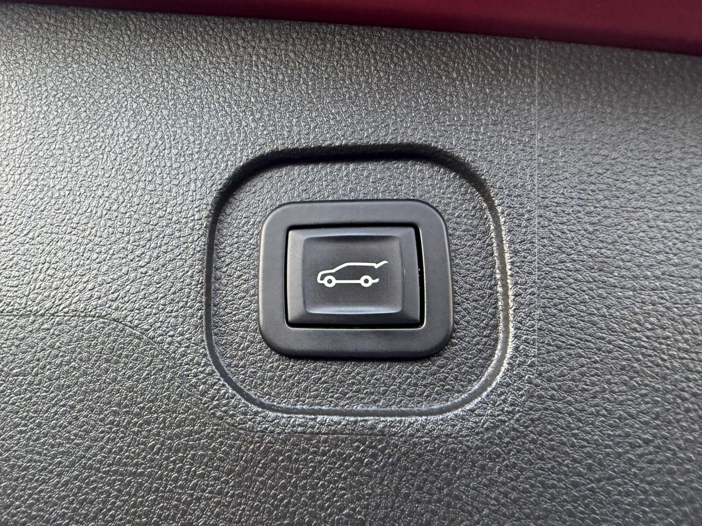 2014 Red /Gray Chevrolet Equinox 2LT AWD (2GNFLGE39E6) with an 3.6L V6 DOHC 24V engine, 6-Speed Automatic transmission, located at 547 E. Main St., Orwell, OH, 44076, (440) 437-5893, 41.535435, -80.847855 - 2014 Chevrolet Equinox 2LT AWD – Loaded, Versatile, and Ready for Any Road! Enjoy comfort, capability, and convenience in this well-equipped 2014 Chevrolet Equinox 2LT AWD. Powered by a strong 3.6L V6 engine and a smooth 6-speed automatic transmission, this Equinox delivers confident performance - Photo#47