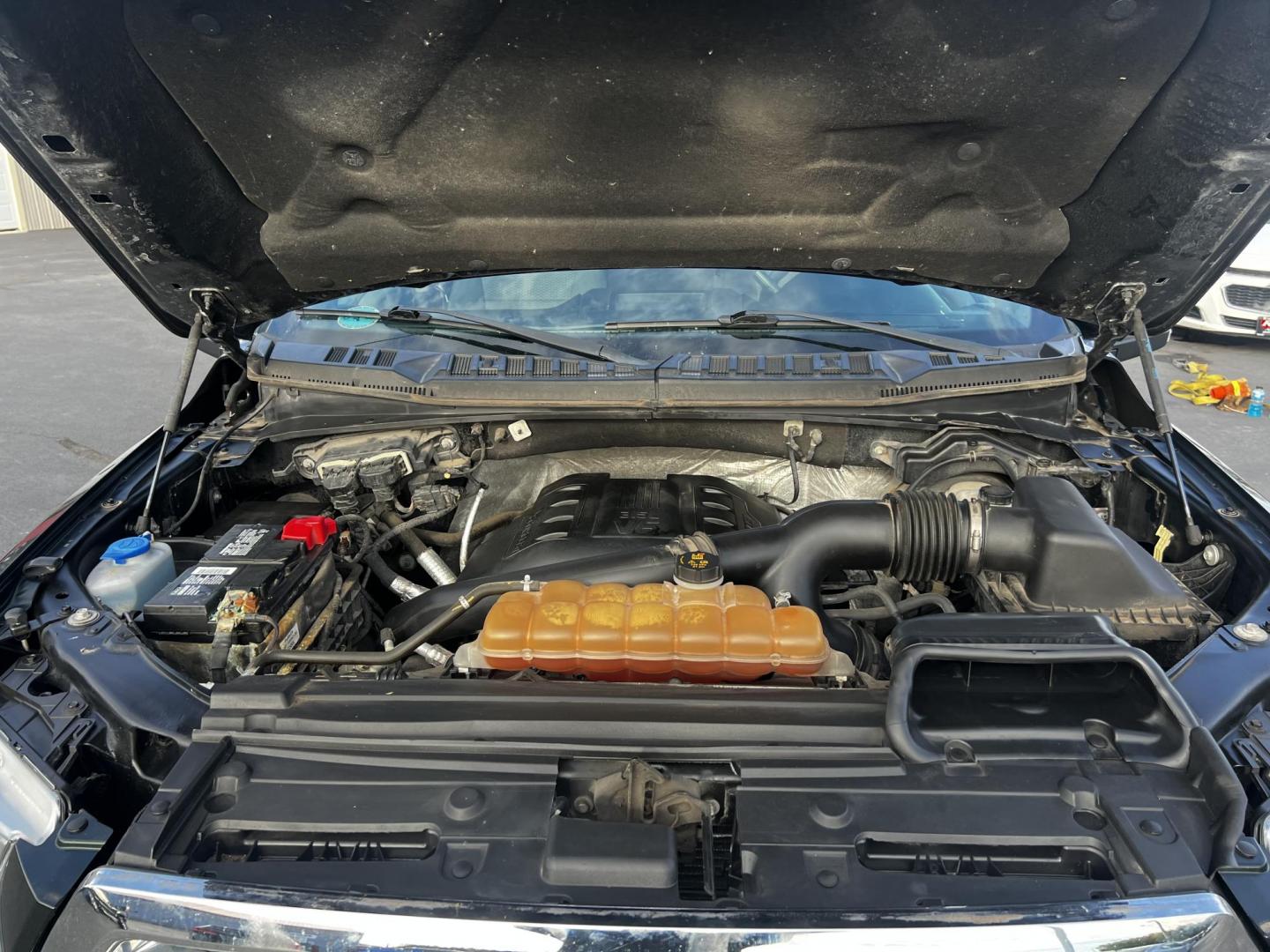 2016 Green /Gray Ford F-150 XLT SuperCab 6.5-ft. 4WD (1FTFX1EG1GF) with an 3.5L V6 DOHC 24V TWIN TURBO engine, 6 Speed Auto transmission, located at 11115 Chardon Rd. , Chardon, OH, 44024, (440) 214-9705, 41.580246, -81.241943 - This 2016 Ford F-150 XLT SuperCab 4WD is a powerhouse in the pickup truck segment, equipped with a 3.5-liter Twin Turbo EcoBoost V6 engine that produces 365 horsepower and 420 lb-ft of torque, enabling a 0-60 mph time of just 5.8 seconds and towing capacity of up to 10,600 pounds. Complemented by a - Photo#17