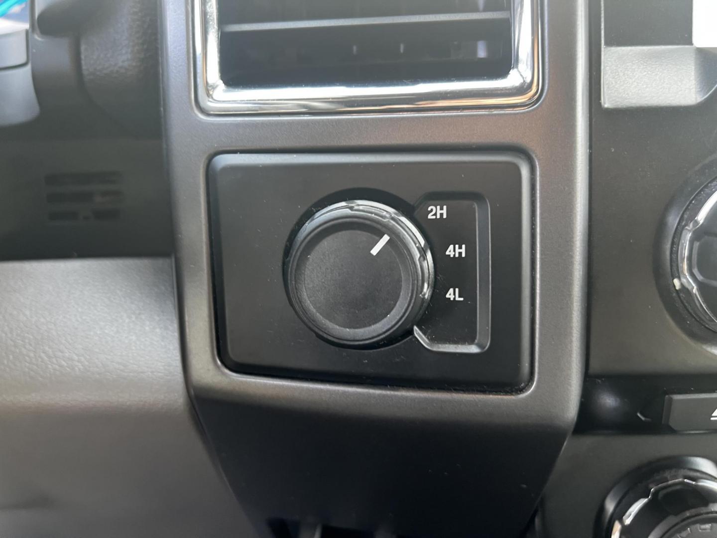 2016 Green /Gray Ford F-150 XLT SuperCab 6.5-ft. 4WD (1FTFX1EG1GF) with an 3.5L V6 DOHC 24V TWIN TURBO engine, 6 Speed Auto transmission, located at 11115 Chardon Rd. , Chardon, OH, 44024, (440) 214-9705, 41.580246, -81.241943 - This 2016 Ford F-150 XLT SuperCab 4WD is a powerhouse in the pickup truck segment, equipped with a 3.5-liter Twin Turbo EcoBoost V6 engine that produces 365 horsepower and 420 lb-ft of torque, enabling a 0-60 mph time of just 5.8 seconds and towing capacity of up to 10,600 pounds. Complemented by a - Photo#29