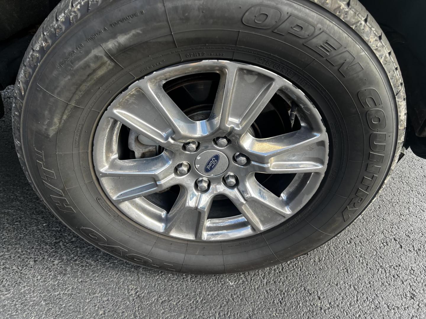 2016 Green /Gray Ford F-150 XLT SuperCab 6.5-ft. 4WD (1FTFX1EG1GF) with an 3.5L V6 DOHC 24V TWIN TURBO engine, 6 Speed Auto transmission, located at 11115 Chardon Rd. , Chardon, OH, 44024, (440) 214-9705, 41.580246, -81.241943 - This 2016 Ford F-150 XLT SuperCab 4WD is a powerhouse in the pickup truck segment, equipped with a 3.5-liter Twin Turbo EcoBoost V6 engine that produces 365 horsepower and 420 lb-ft of torque, enabling a 0-60 mph time of just 5.8 seconds and towing capacity of up to 10,600 pounds. Complemented by a - Photo#10