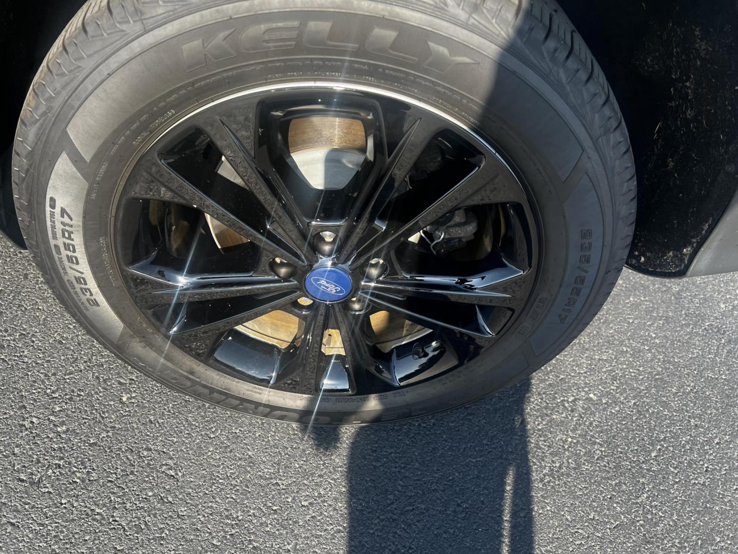 2018 Gray /Black Ford Escape SE 4WD (1FMCU9GD0JU) with an 1.5L I4 DOHC 16V TURBO engine, 6 Speed Auto transmission, located at 547 E. Main St., Orwell, OH, 44076, (440) 437-5893, 41.535435, -80.847855 - This 2018 Ford Escape SE 4WD is a compact SUV designed for efficiency and comfort, powered by a 1.5-liter turbocharged I4 EcoBoost engine, paired with a 6-speed automatic transmission, achieving an impressive 28 MPG on the highway. This Escape incorporates Auto Start Stop technology to enhance fuel - Photo#12