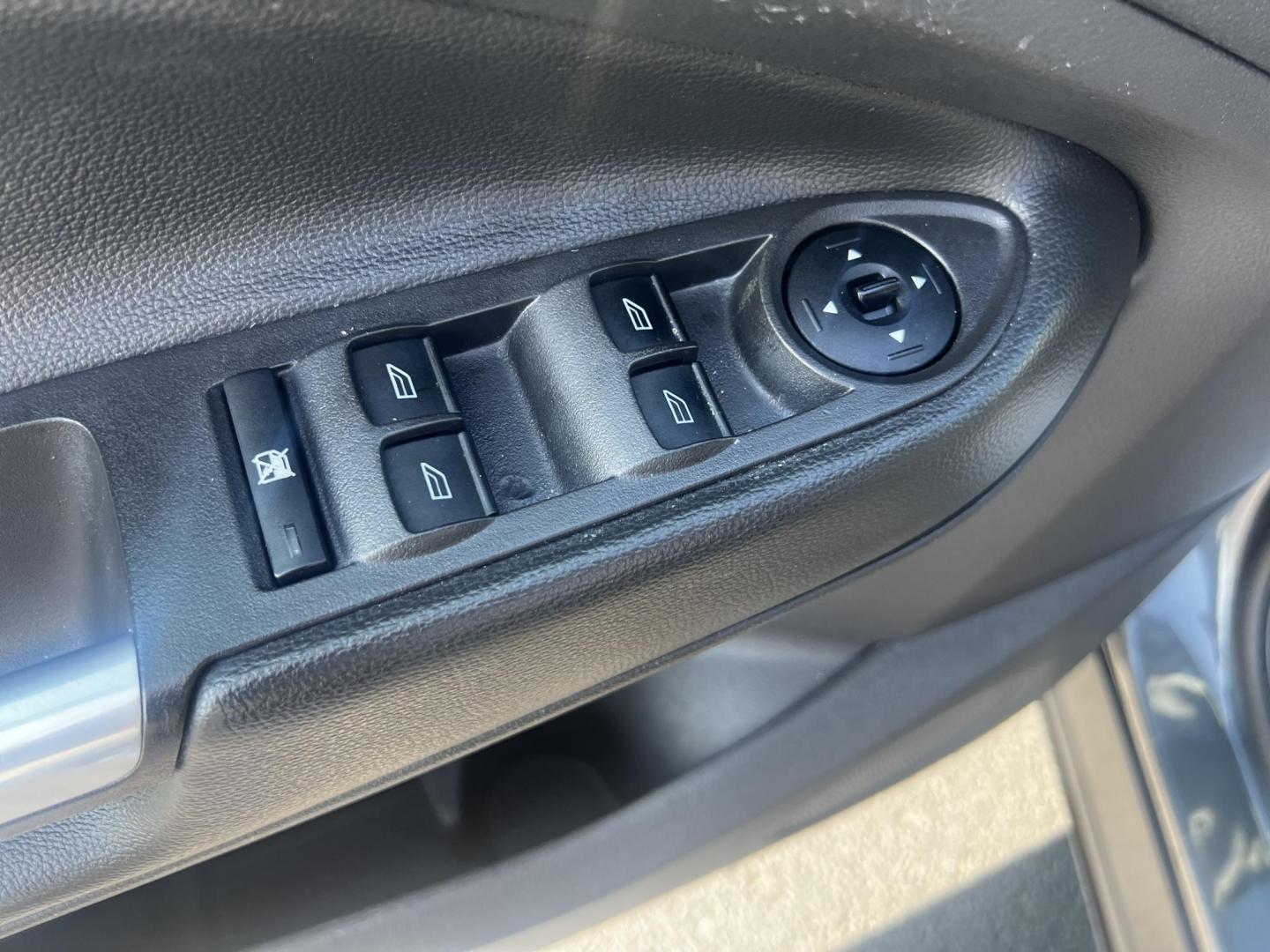 2018 Gray /Black Ford Escape SE 4WD (1FMCU9GD0JU) with an 1.5L I4 DOHC 16V TURBO engine, 6 Speed Auto transmission, located at 547 E. Main St., Orwell, OH, 44076, (440) 437-5893, 41.535435, -80.847855 - This 2018 Ford Escape SE 4WD is a compact SUV designed for efficiency and comfort, powered by a 1.5-liter turbocharged I4 EcoBoost engine, paired with a 6-speed automatic transmission, achieving an impressive 28 MPG on the highway. This Escape incorporates Auto Start Stop technology to enhance fuel - Photo#16