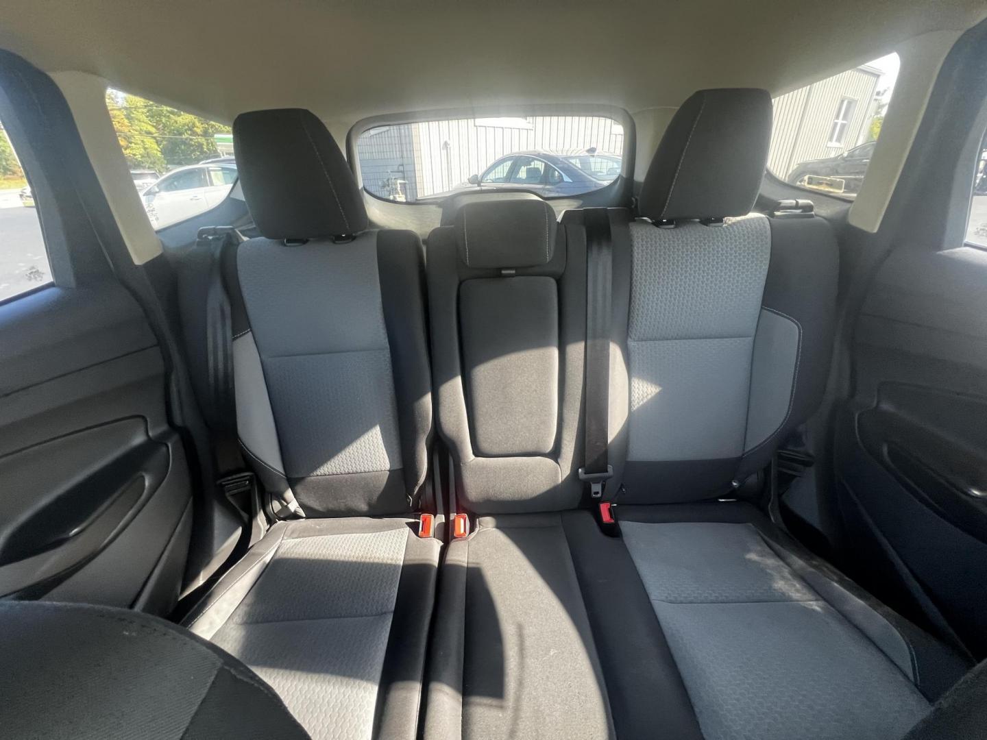 2018 Gray /Black Ford Escape SE 4WD (1FMCU9GD0JU) with an 1.5L I4 DOHC 16V TURBO engine, 6 Speed Auto transmission, located at 547 E. Main St., Orwell, OH, 44076, (440) 437-5893, 41.535435, -80.847855 - This 2018 Ford Escape SE 4WD is a compact SUV designed for efficiency and comfort, powered by a 1.5-liter turbocharged I4 EcoBoost engine, paired with a 6-speed automatic transmission, achieving an impressive 28 MPG on the highway. This Escape incorporates Auto Start Stop technology to enhance fuel - Photo#26