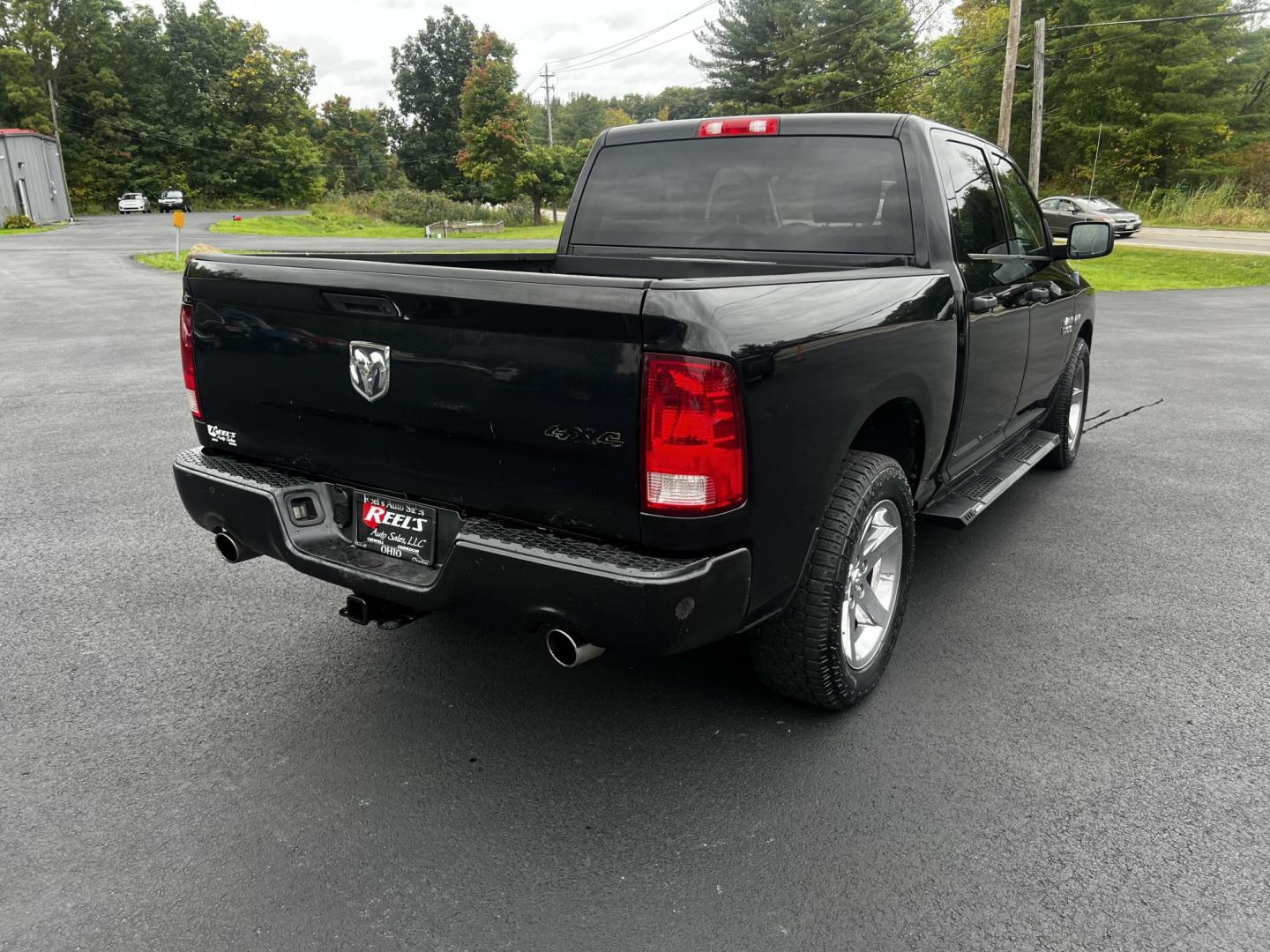2014 Black /Black RAM 1500 Express Crew Cab SWB 4WD (1C6RR7KT6ES) with an 5.7L V8 OHV 16V engine, 6-Speed Automatic transmission, located at 11115 Chardon Rd. , Chardon, OH, 44024, (440) 214-9705, 41.580246, -81.241943 - Photo#11