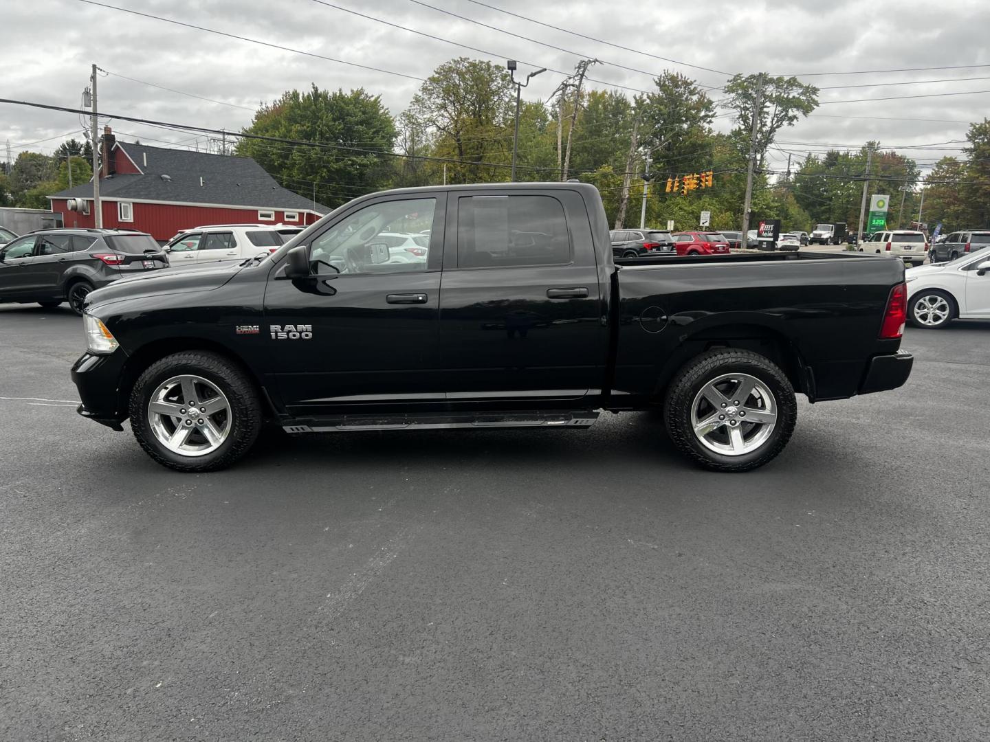 2014 Black /Black RAM 1500 Express Crew Cab SWB 4WD (1C6RR7KT6ES) with an 5.7L V8 OHV 16V engine, 6-Speed Automatic transmission, located at 11115 Chardon Rd. , Chardon, OH, 44024, (440) 214-9705, 41.580246, -81.241943 - Photo#15