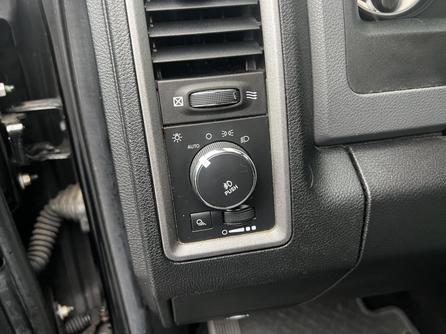 2014 Black /Black RAM 1500 Express Crew Cab SWB 4WD (1C6RR7KT6ES) with an 5.7L V8 OHV 16V engine, 6-Speed Automatic transmission, located at 11115 Chardon Rd. , Chardon, OH, 44024, (440) 214-9705, 41.580246, -81.241943 - Photo#20