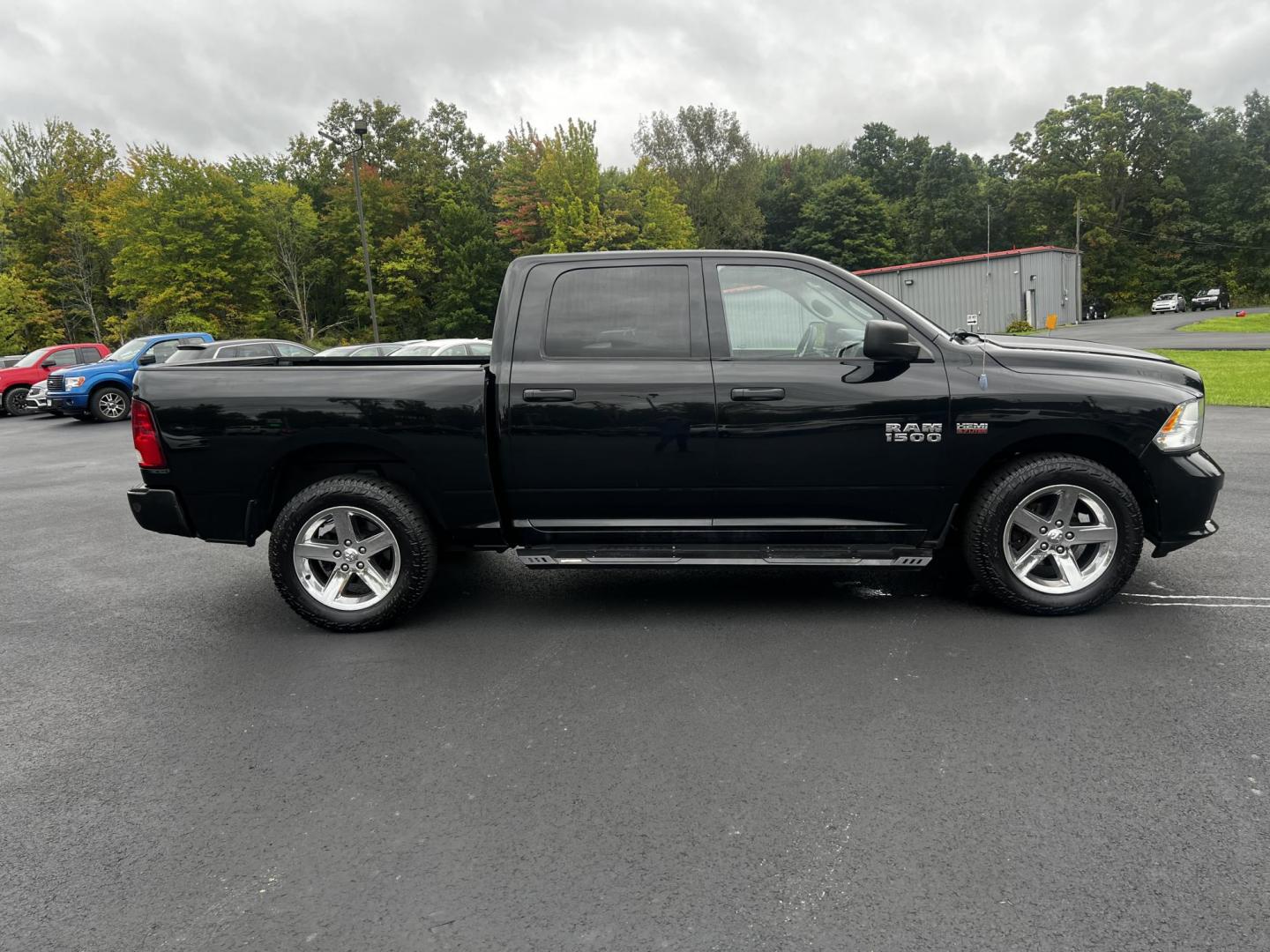 2014 Black /Black RAM 1500 Express Crew Cab SWB 4WD (1C6RR7KT6ES) with an 5.7L V8 OHV 16V engine, 6-Speed Automatic transmission, located at 11115 Chardon Rd. , Chardon, OH, 44024, (440) 214-9705, 41.580246, -81.241943 - Photo#7