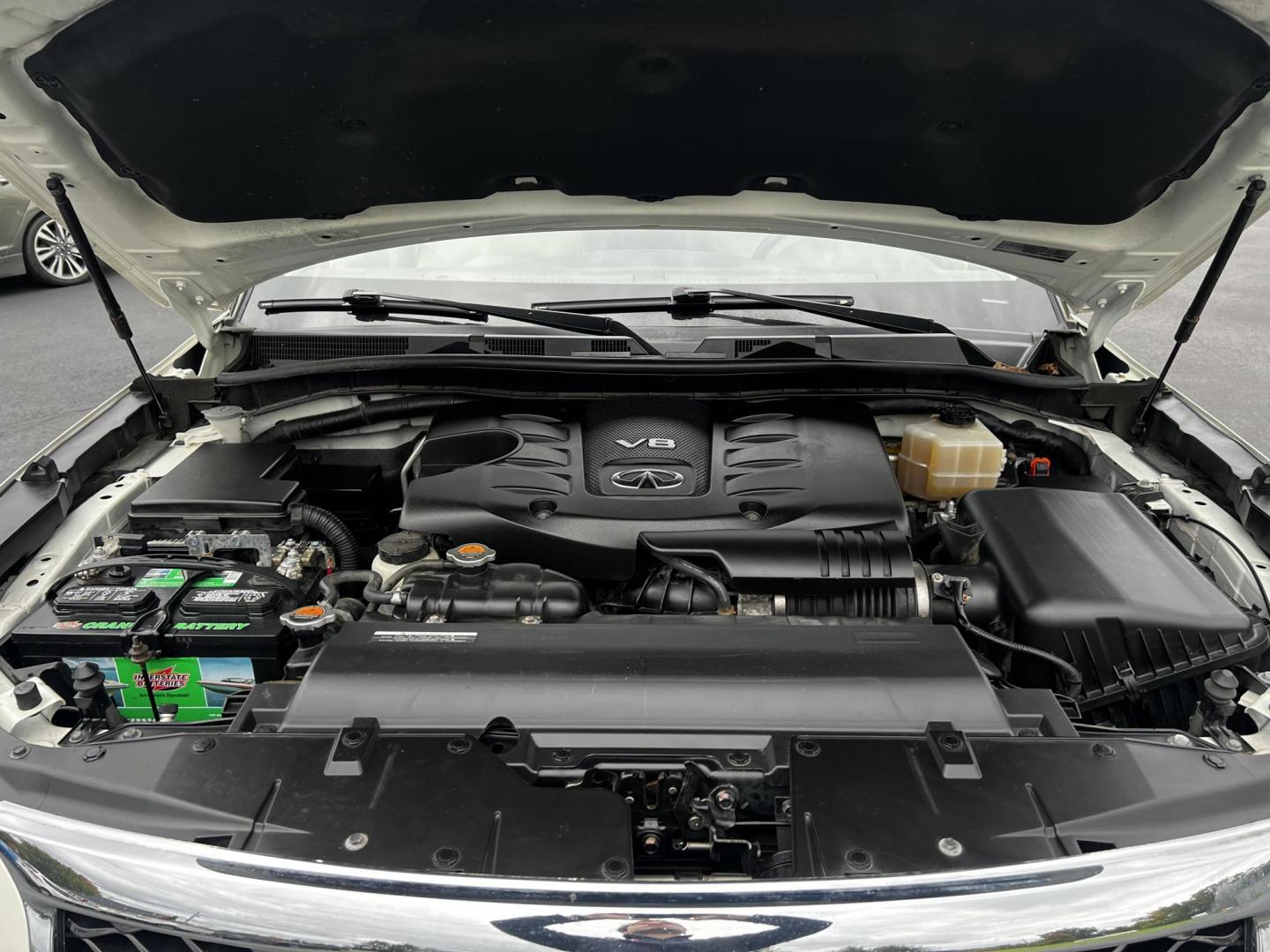 2017 White /Tan Infiniti QX80 Base 4WD (JN8AZ2NE3H9) with an 5.6L V8 DOHC 32V engine, 7A transmission, located at 11115 Chardon Rd. , Chardon, OH, 44024, (440) 214-9705, 41.580246, -81.241943 - Photo#13