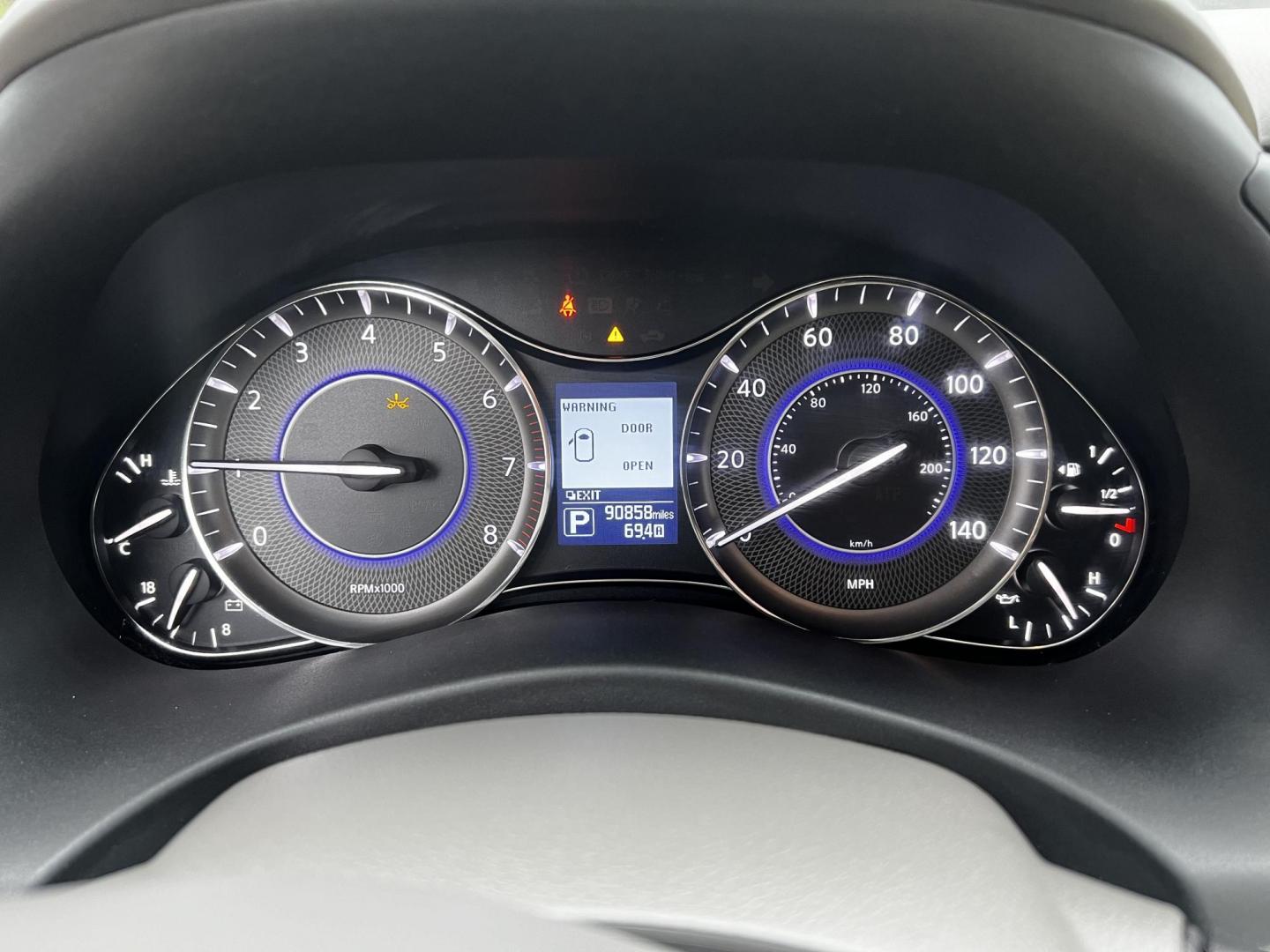 2017 White /Tan Infiniti QX80 Base 4WD (JN8AZ2NE3H9) with an 5.6L V8 DOHC 32V engine, 7A transmission, located at 11115 Chardon Rd. , Chardon, OH, 44024, (440) 214-9705, 41.580246, -81.241943 - Photo#22