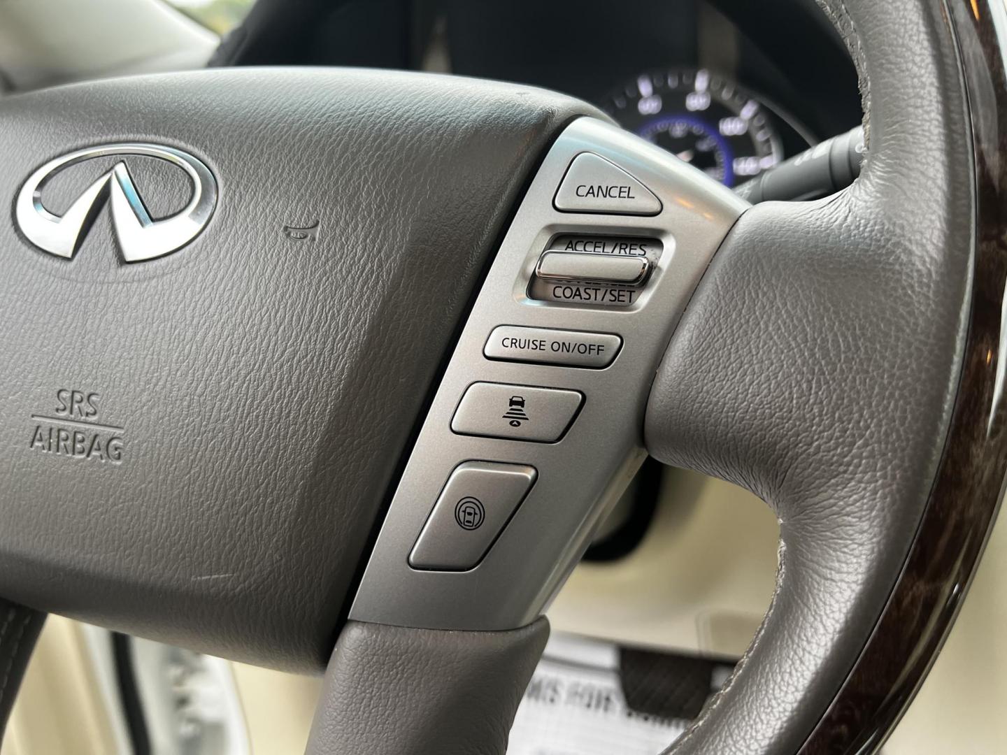 2017 White /Tan Infiniti QX80 Base 4WD (JN8AZ2NE3H9) with an 5.6L V8 DOHC 32V engine, 7A transmission, located at 11115 Chardon Rd. , Chardon, OH, 44024, (440) 214-9705, 41.580246, -81.241943 - Photo#26