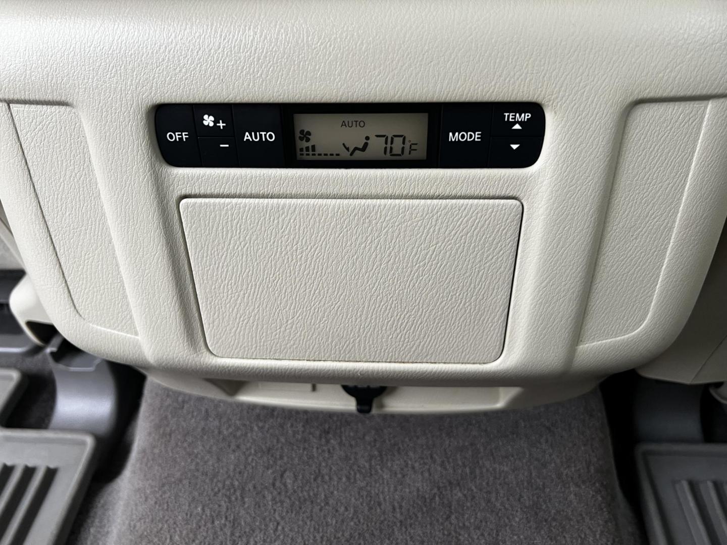 2017 White /Tan Infiniti QX80 Base 4WD (JN8AZ2NE3H9) with an 5.6L V8 DOHC 32V engine, 7A transmission, located at 11115 Chardon Rd. , Chardon, OH, 44024, (440) 214-9705, 41.580246, -81.241943 - Photo#41