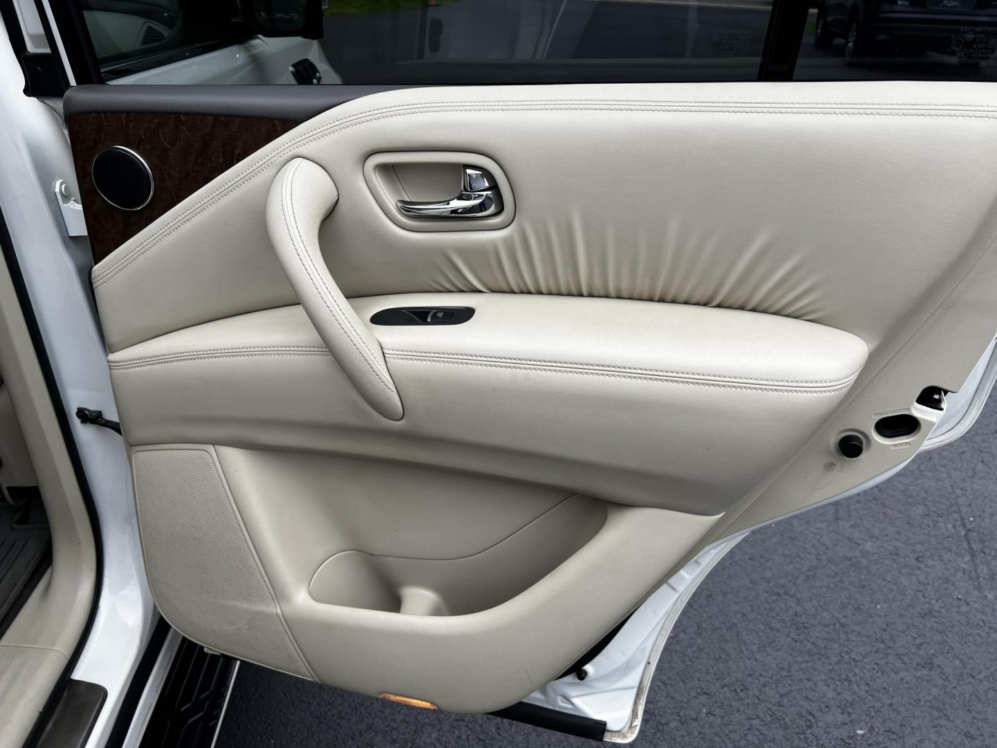 2017 White /Tan Infiniti QX80 Base 4WD (JN8AZ2NE3H9) with an 5.6L V8 DOHC 32V engine, 7A transmission, located at 11115 Chardon Rd. , Chardon, OH, 44024, (440) 214-9705, 41.580246, -81.241943 - Photo#47