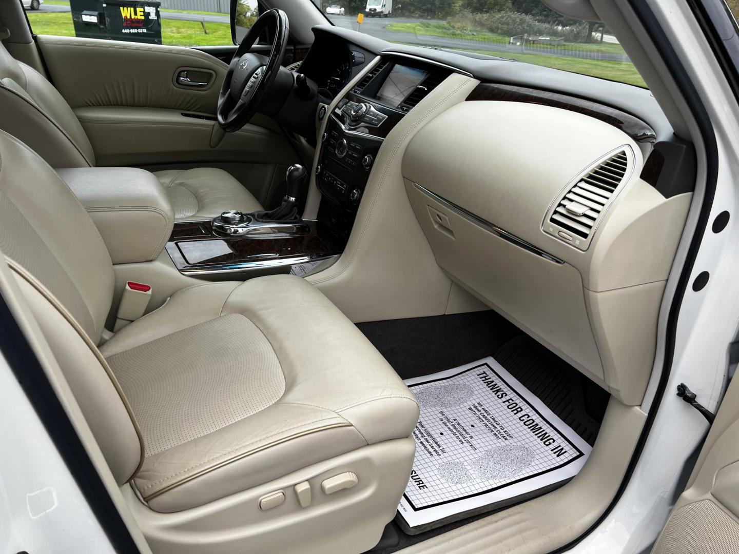 2017 White /Tan Infiniti QX80 Base 4WD (JN8AZ2NE3H9) with an 5.6L V8 DOHC 32V engine, 7A transmission, located at 11115 Chardon Rd. , Chardon, OH, 44024, (440) 214-9705, 41.580246, -81.241943 - Photo#48
