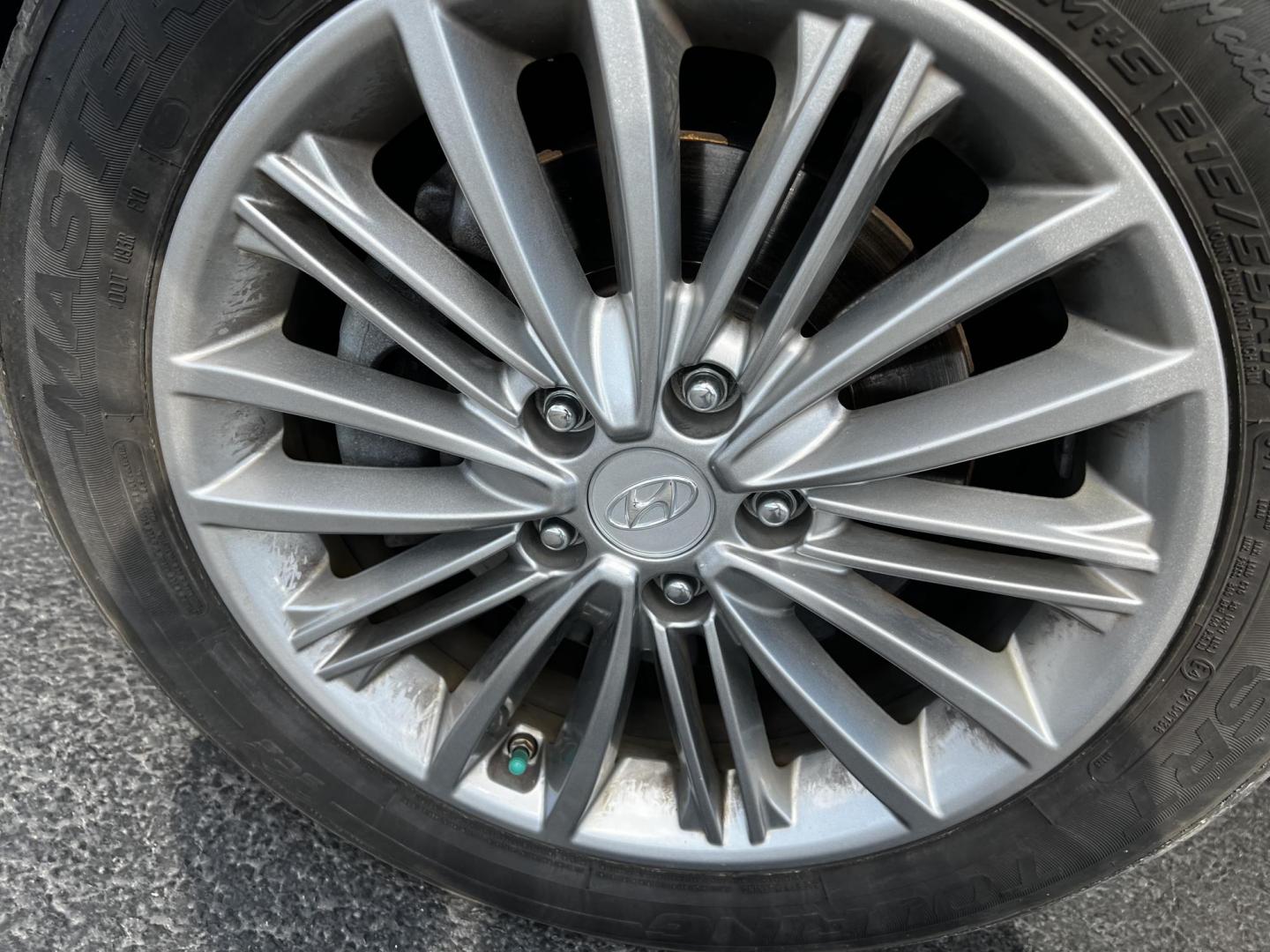 2019 White /Black Hyundai Kona SEL AWD (KM8K2CAA7KU) with an 2.0L I4 DOHC 16V engine, 6 Speed Automatic transmission, located at 547 E. Main St., Orwell, OH, 44076, (440) 437-5893, 41.535435, -80.847855 - This One Owner 2019 Hyundai Kona SEL AWD is a compact SUV that combines efficiency, safety, and technology features. Powered by a 2.0-liter I4 Atkinson engine coupled with a 6-speed automatic transmission, it delivers a commendable fuel efficiency of approximately 30 MPG on the highway. It is equipp - Photo#23