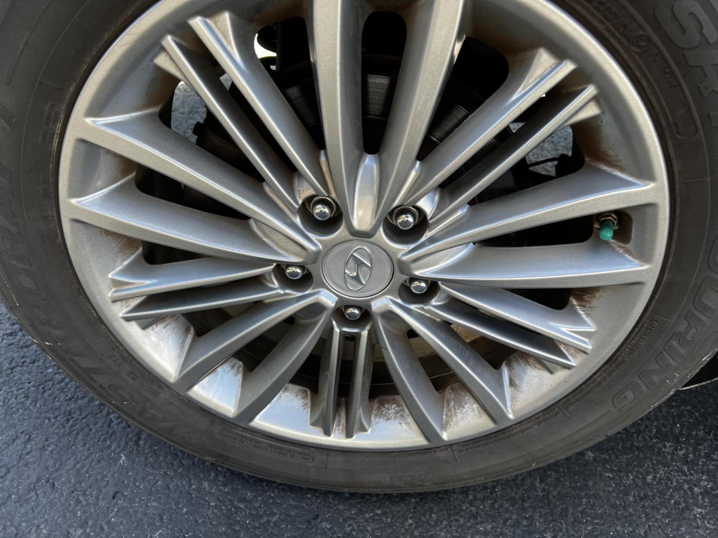 2019 White /Black Hyundai Kona SEL AWD (KM8K2CAA7KU) with an 2.0L I4 DOHC 16V engine, 6 Speed Automatic transmission, located at 547 E. Main St., Orwell, OH, 44076, (440) 437-5893, 41.535435, -80.847855 - This One Owner 2019 Hyundai Kona SEL AWD is a compact SUV that combines efficiency, safety, and technology features. Powered by a 2.0-liter I4 Atkinson engine coupled with a 6-speed automatic transmission, it delivers a commendable fuel efficiency of approximately 30 MPG on the highway. It is equipp - Photo#21