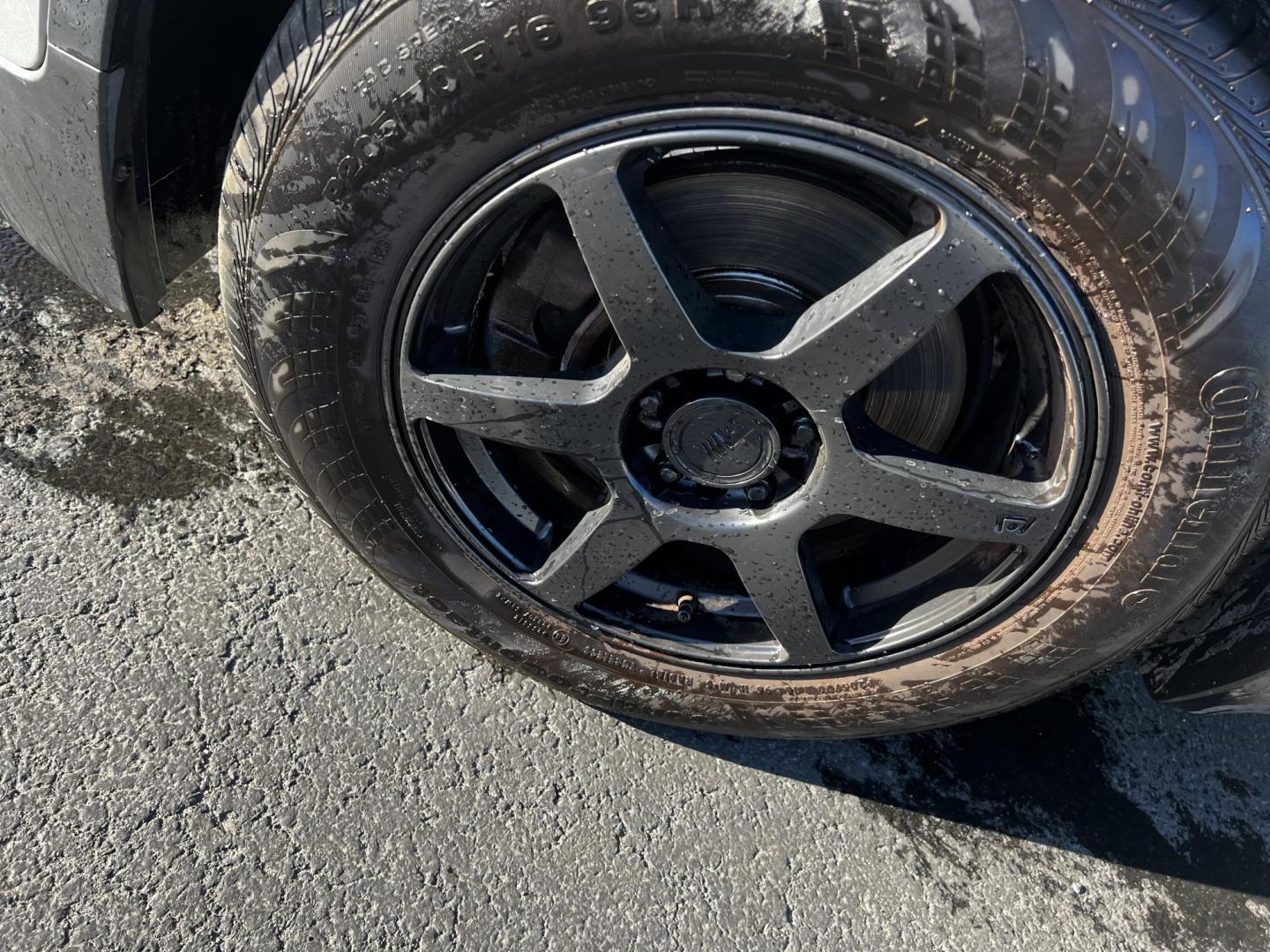 2016 Silver /Black Chevrolet Trax LS FWD (KL7CJKSB9GB) with an 1.4L I4 DOHC 16V Turbo engine, 6A transmission, located at 547 E. Main St., Orwell, OH, 44076, (440) 437-5893, 41.535435, -80.847855 - Photo#14