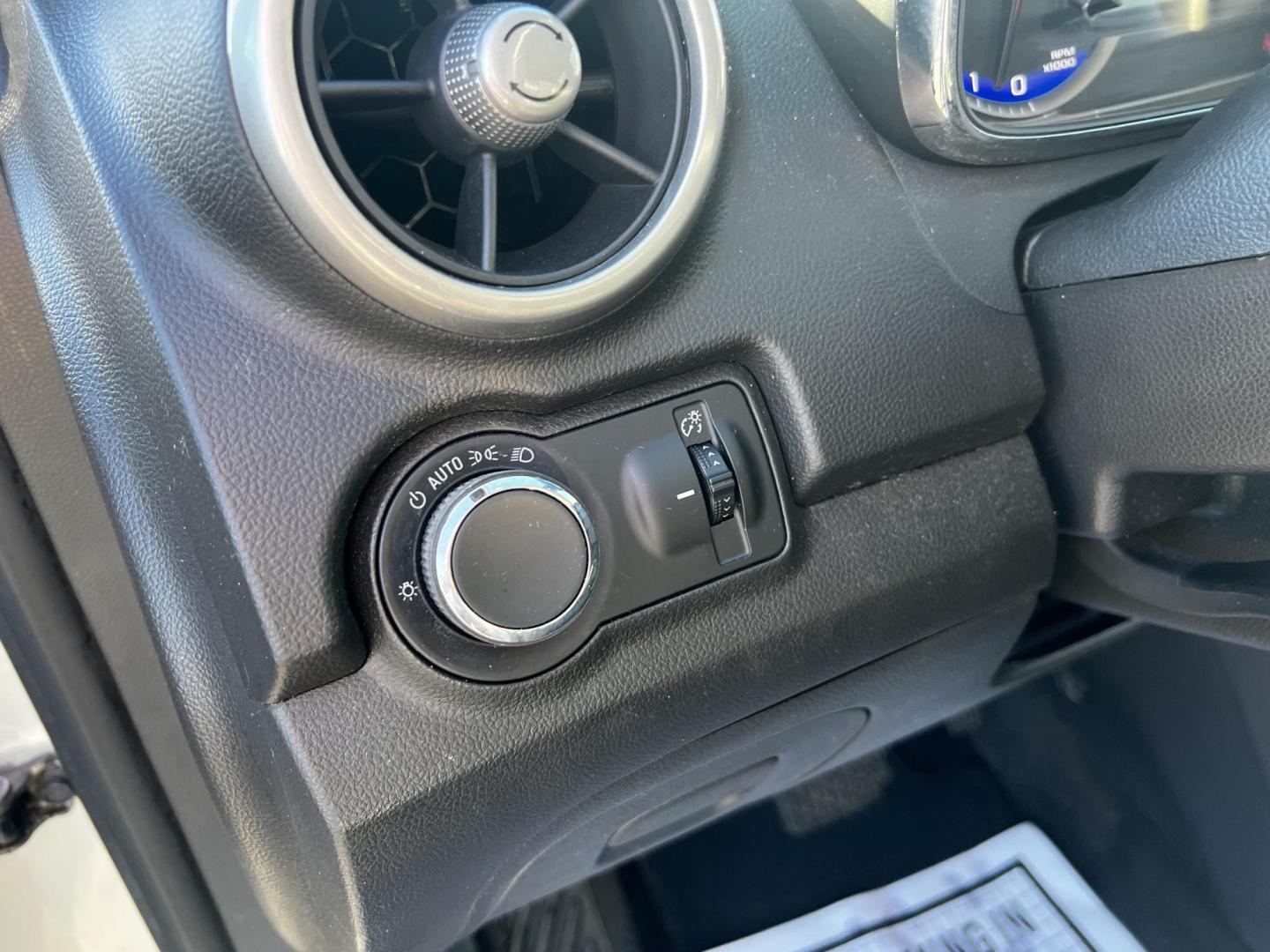 2016 Silver /Black Chevrolet Trax LS FWD (KL7CJKSB9GB) with an 1.4L I4 DOHC 16V Turbo engine, 6A transmission, located at 547 E. Main St., Orwell, OH, 44076, (440) 437-5893, 41.535435, -80.847855 - Photo#18
