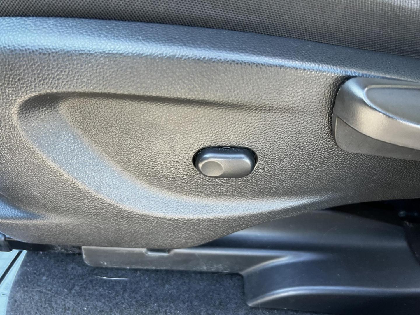 2016 Silver /Black Chevrolet Trax LS FWD (KL7CJKSB9GB) with an 1.4L I4 DOHC 16V Turbo engine, 6A transmission, located at 547 E. Main St., Orwell, OH, 44076, (440) 437-5893, 41.535435, -80.847855 - Photo#19