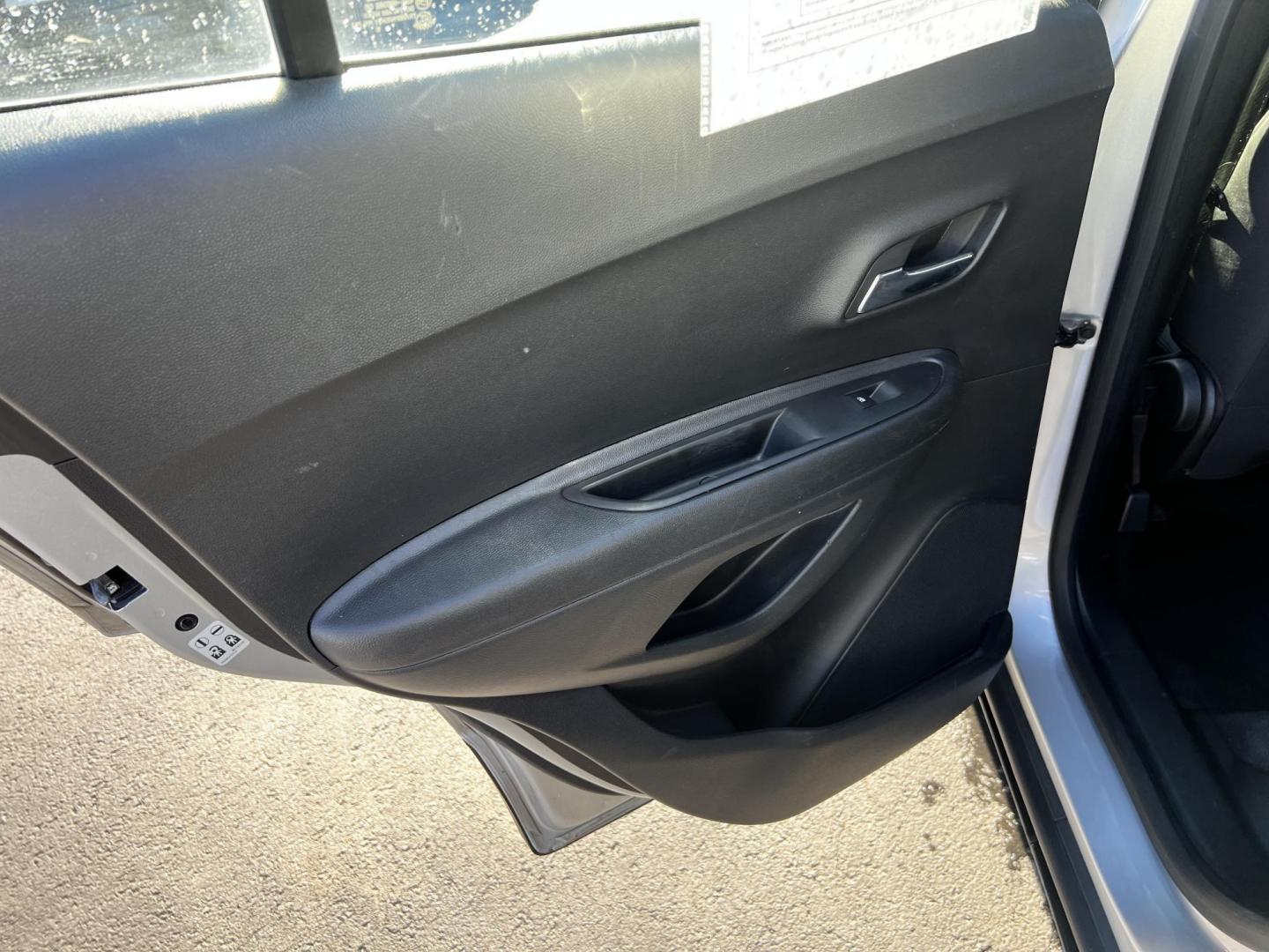 2016 Silver /Black Chevrolet Trax LS FWD (KL7CJKSB9GB) with an 1.4L I4 DOHC 16V Turbo engine, 6A transmission, located at 547 E. Main St., Orwell, OH, 44076, (440) 437-5893, 41.535435, -80.847855 - Photo#29