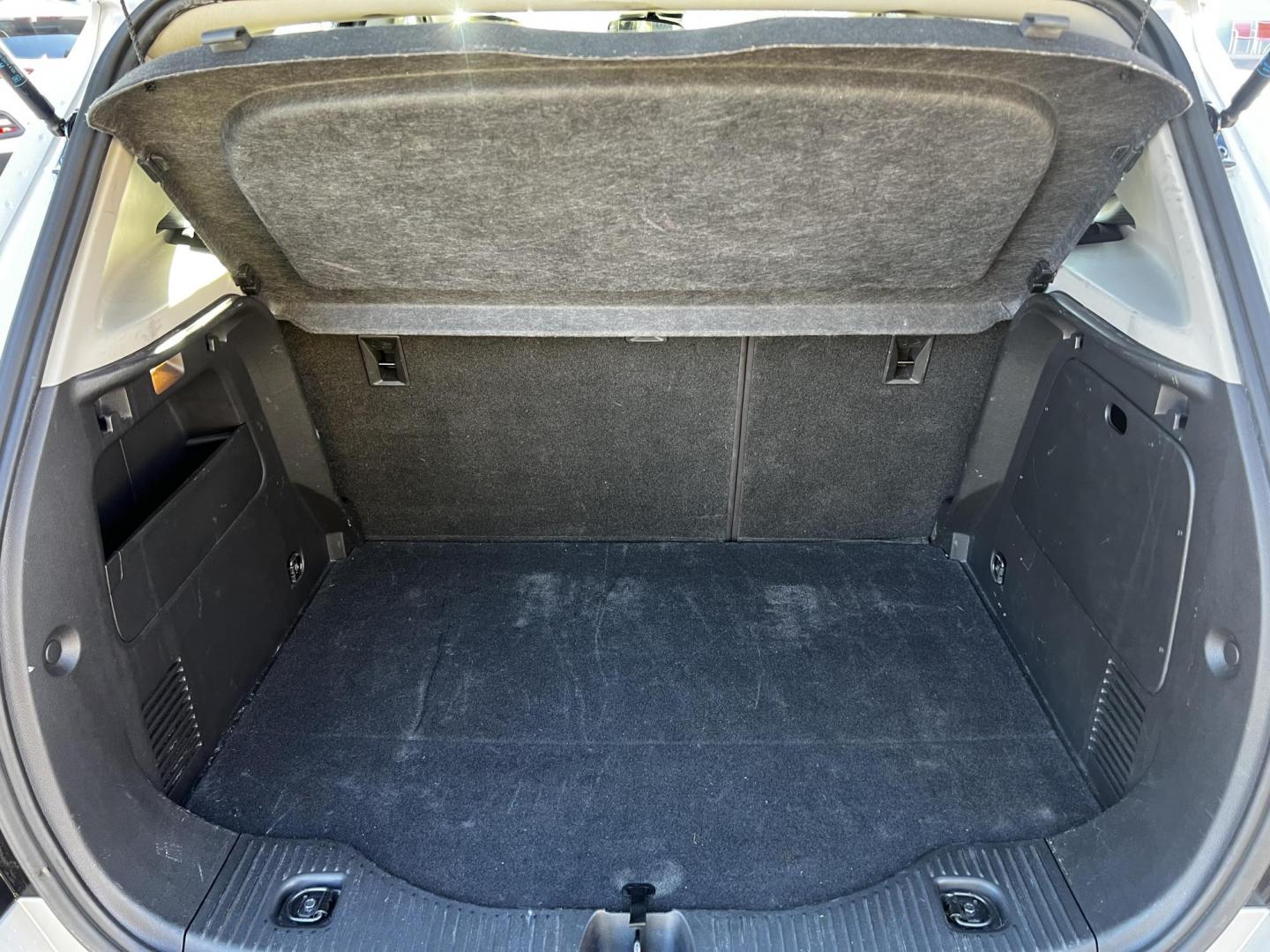 2016 Silver /Black Chevrolet Trax LS FWD (KL7CJKSB9GB) with an 1.4L I4 DOHC 16V Turbo engine, 6A transmission, located at 547 E. Main St., Orwell, OH, 44076, (440) 437-5893, 41.535435, -80.847855 - Photo#30