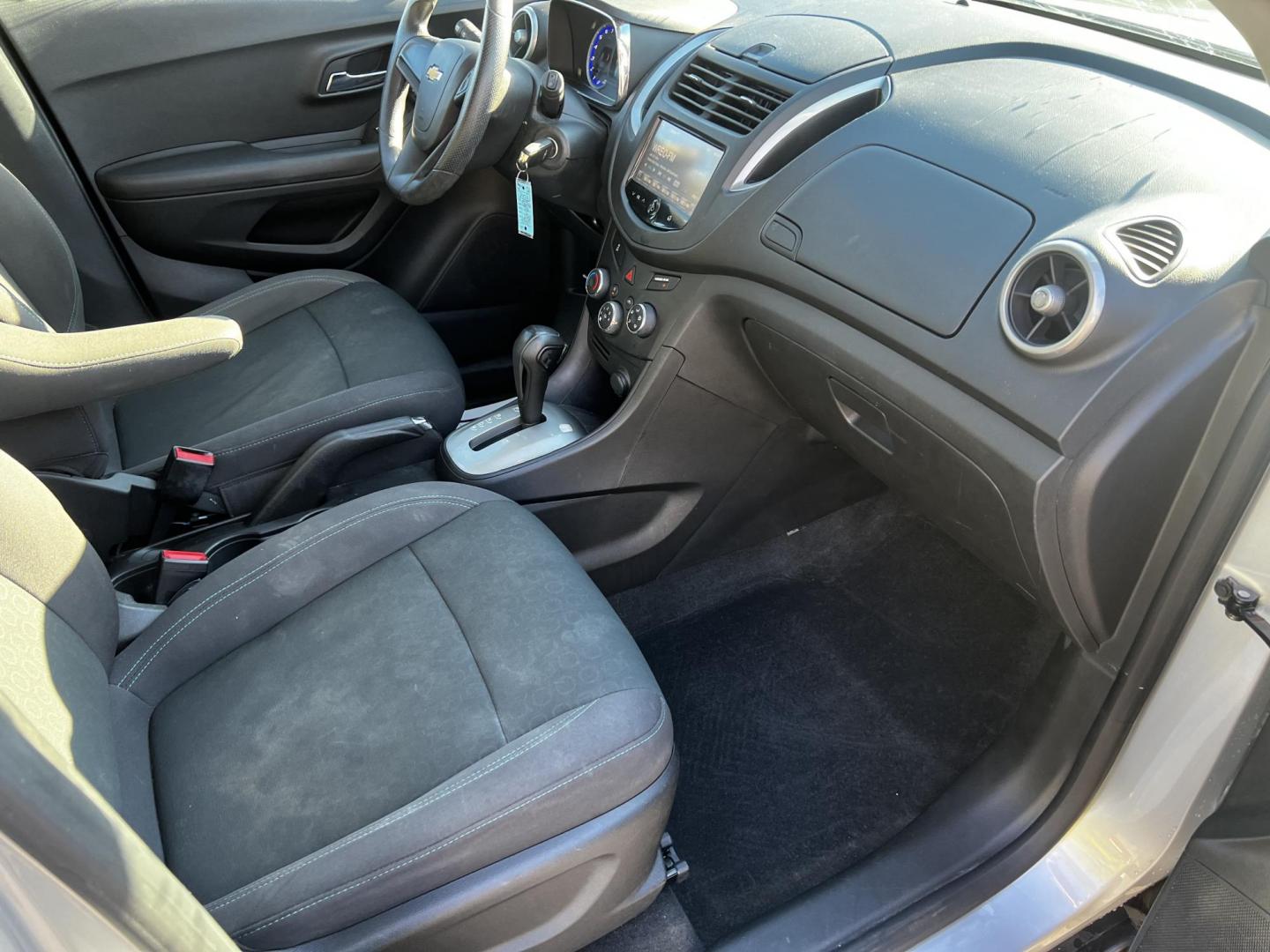 2016 Silver /Black Chevrolet Trax LS FWD (KL7CJKSB9GB) with an 1.4L I4 DOHC 16V Turbo engine, 6A transmission, located at 547 E. Main St., Orwell, OH, 44076, (440) 437-5893, 41.535435, -80.847855 - Photo#33