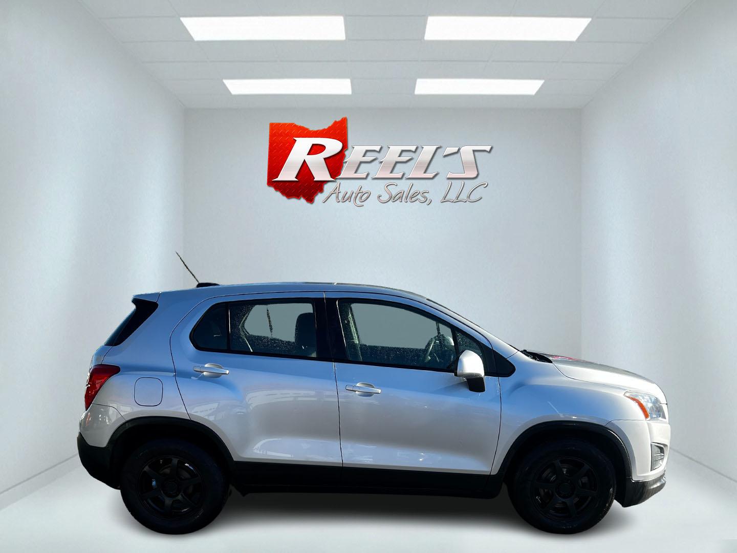 2016 Silver /Black Chevrolet Trax LS FWD (KL7CJKSB9GB) with an 1.4L I4 DOHC 16V Turbo engine, 6A transmission, located at 547 E. Main St., Orwell, OH, 44076, (440) 437-5893, 41.535435, -80.847855 - Photo#4