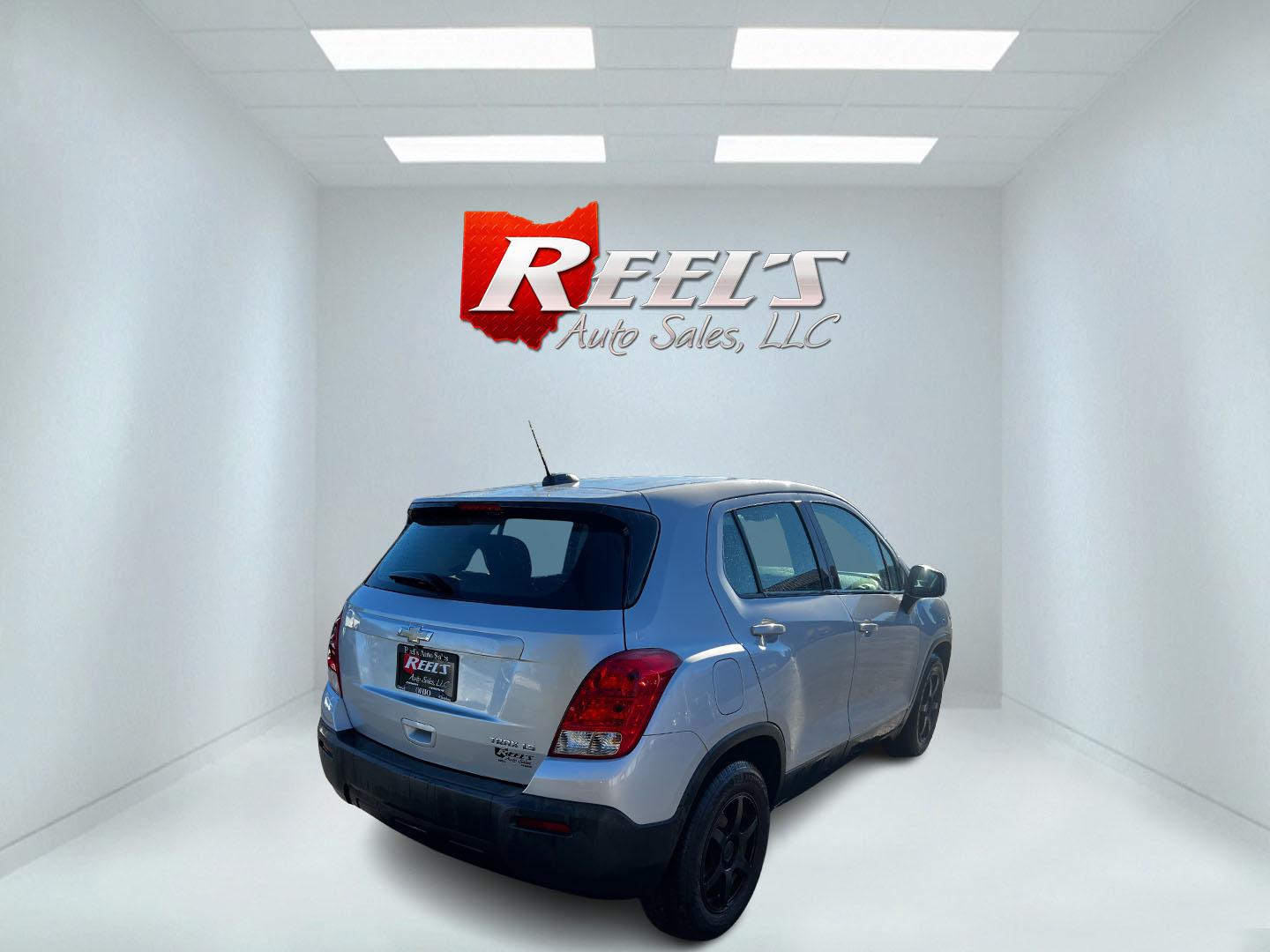 2016 Silver /Black Chevrolet Trax LS FWD (KL7CJKSB9GB) with an 1.4L I4 DOHC 16V Turbo engine, 6A transmission, located at 547 E. Main St., Orwell, OH, 44076, (440) 437-5893, 41.535435, -80.847855 - Photo#5