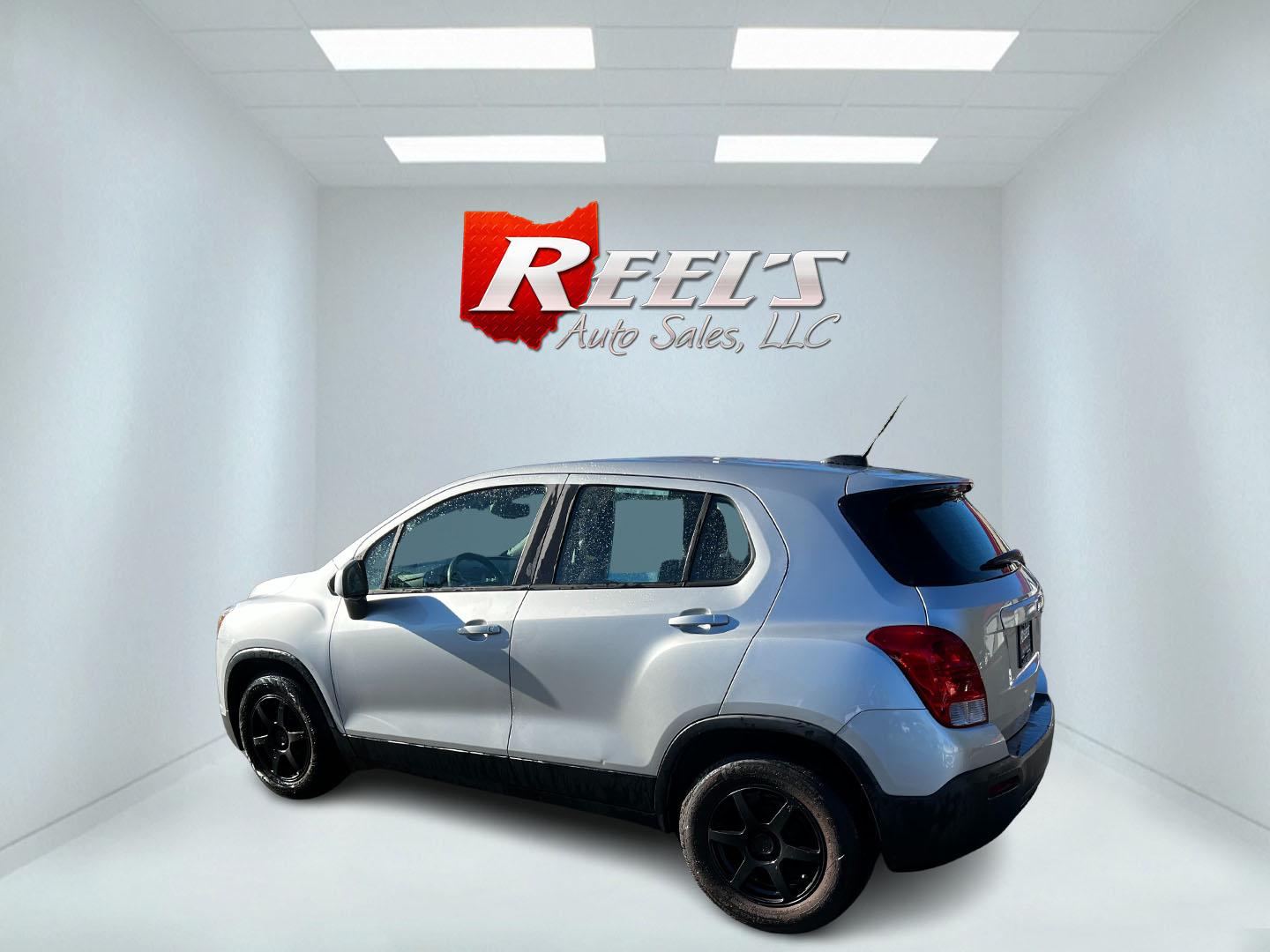 2016 Silver /Black Chevrolet Trax LS FWD (KL7CJKSB9GB) with an 1.4L I4 DOHC 16V Turbo engine, 6A transmission, located at 547 E. Main St., Orwell, OH, 44076, (440) 437-5893, 41.535435, -80.847855 - Photo#8