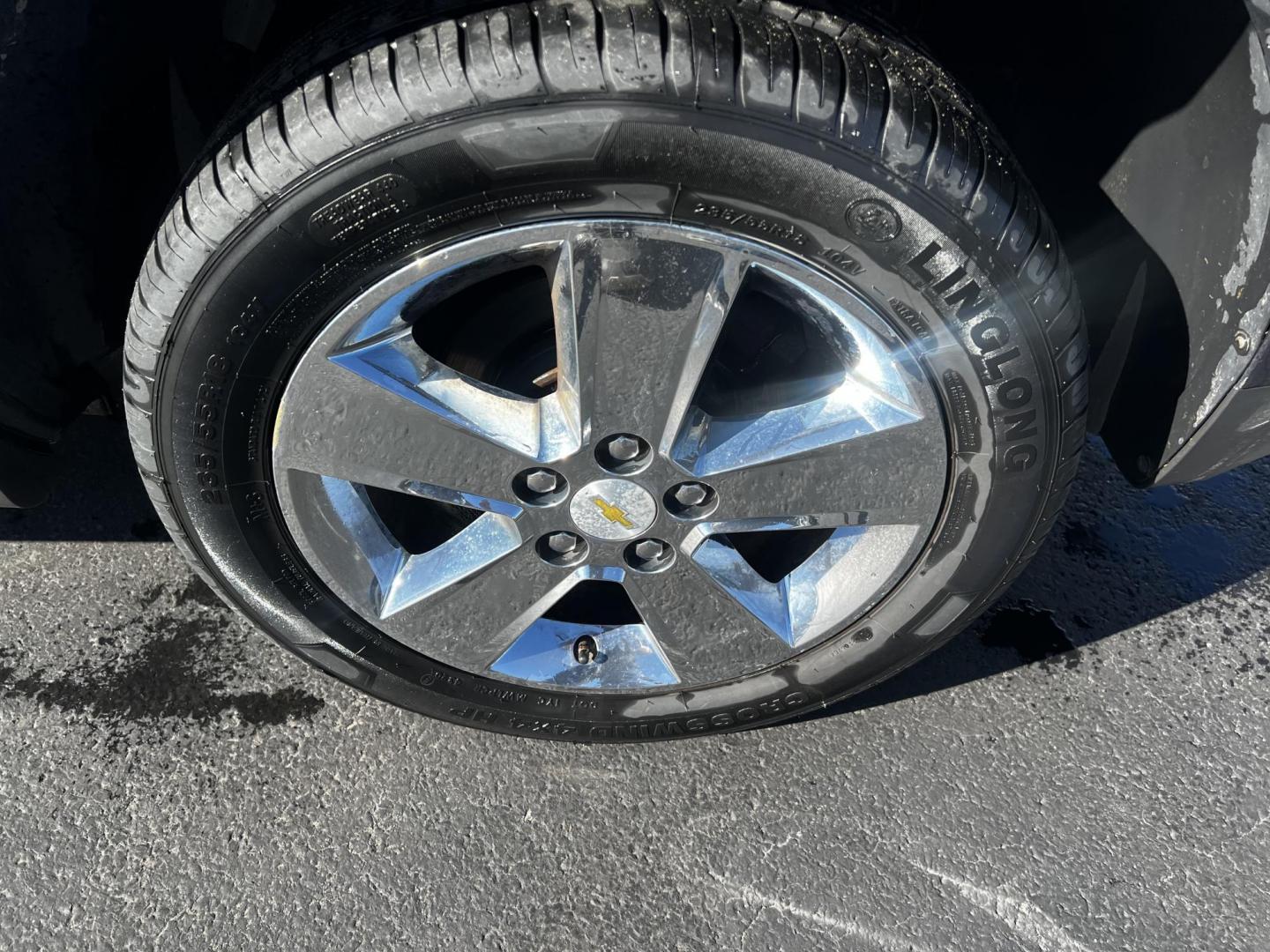 2014 Blue /Black Chevrolet Equinox 1LT AWD (2GNFLFEK2E6) with an 2.4L I4 DOHC 16V engine, 6-Speed Automatic transmission, located at 547 E. Main St., Orwell, OH, 44076, (440) 437-5893, 41.535435, -80.847855 - Photo#11