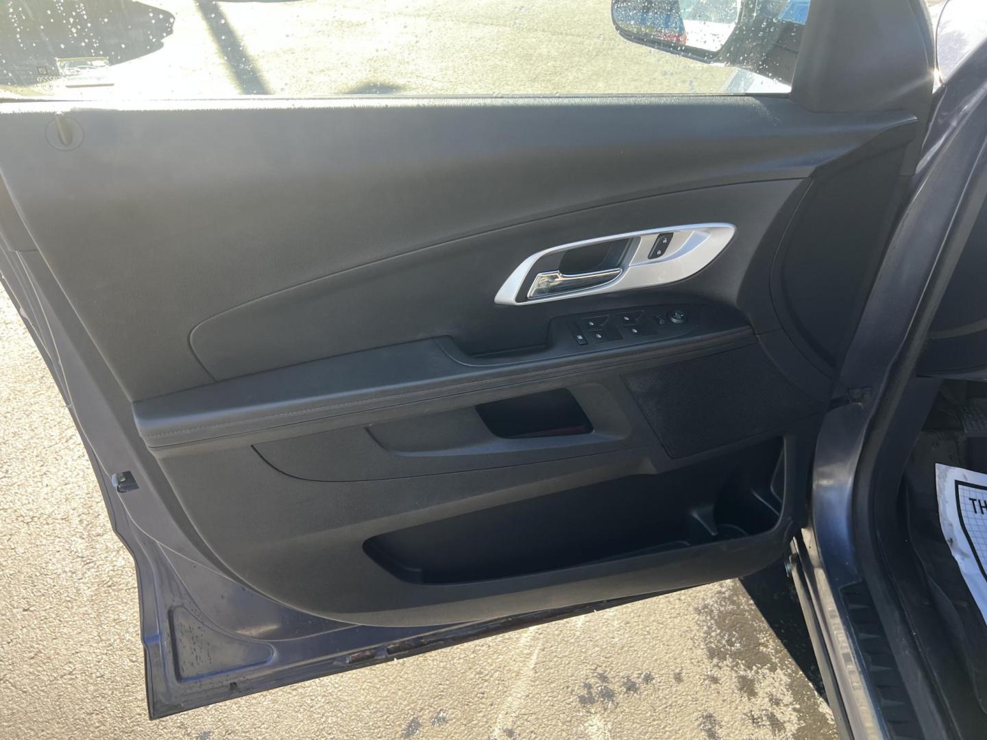 2014 Blue /Black Chevrolet Equinox 1LT AWD (2GNFLFEK2E6) with an 2.4L I4 DOHC 16V engine, 6-Speed Automatic transmission, located at 547 E. Main St., Orwell, OH, 44076, (440) 437-5893, 41.535435, -80.847855 - Photo#16