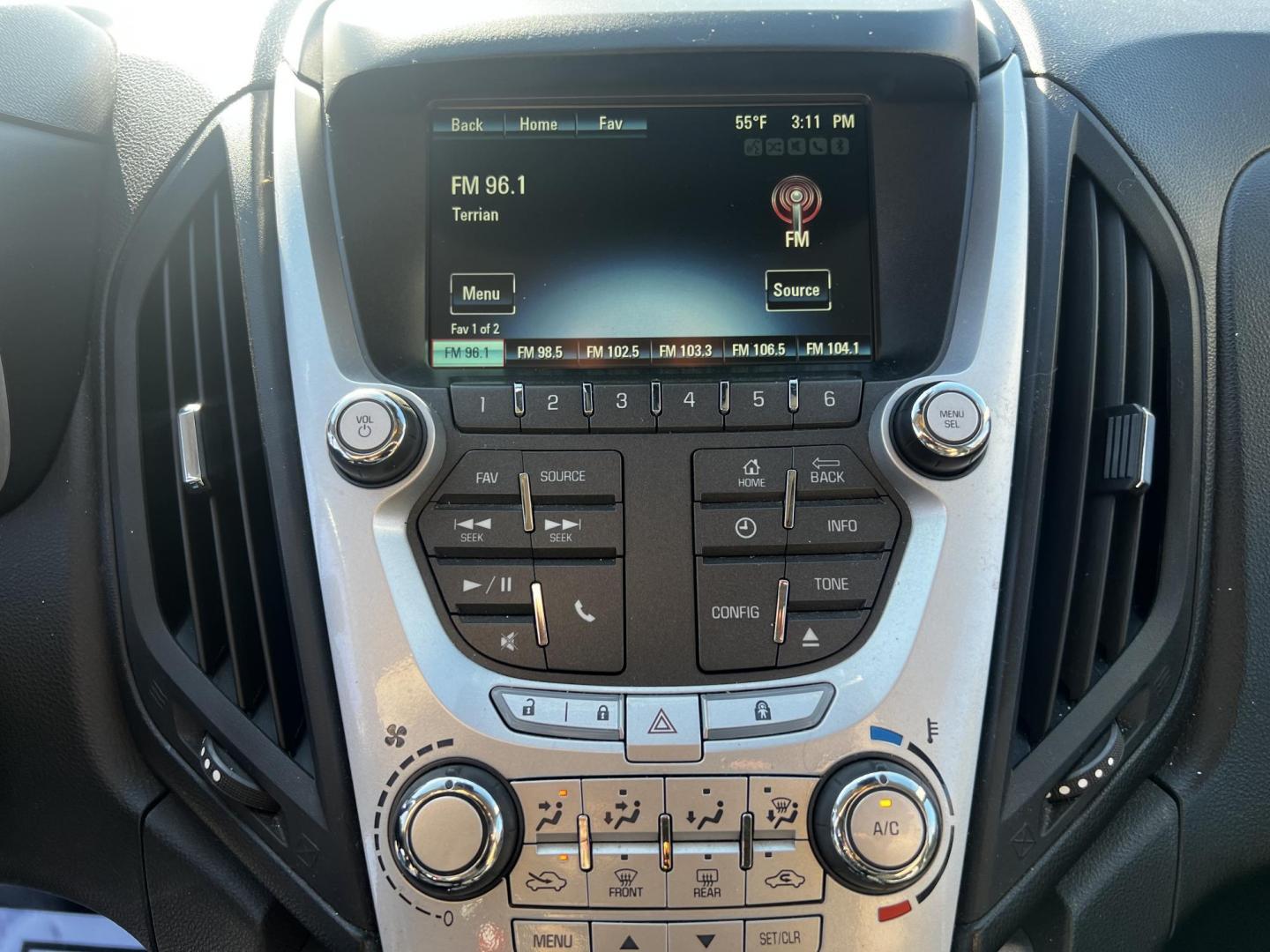 2014 Blue /Black Chevrolet Equinox 1LT AWD (2GNFLFEK2E6) with an 2.4L I4 DOHC 16V engine, 6-Speed Automatic transmission, located at 547 E. Main St., Orwell, OH, 44076, (440) 437-5893, 41.535435, -80.847855 - Photo#21