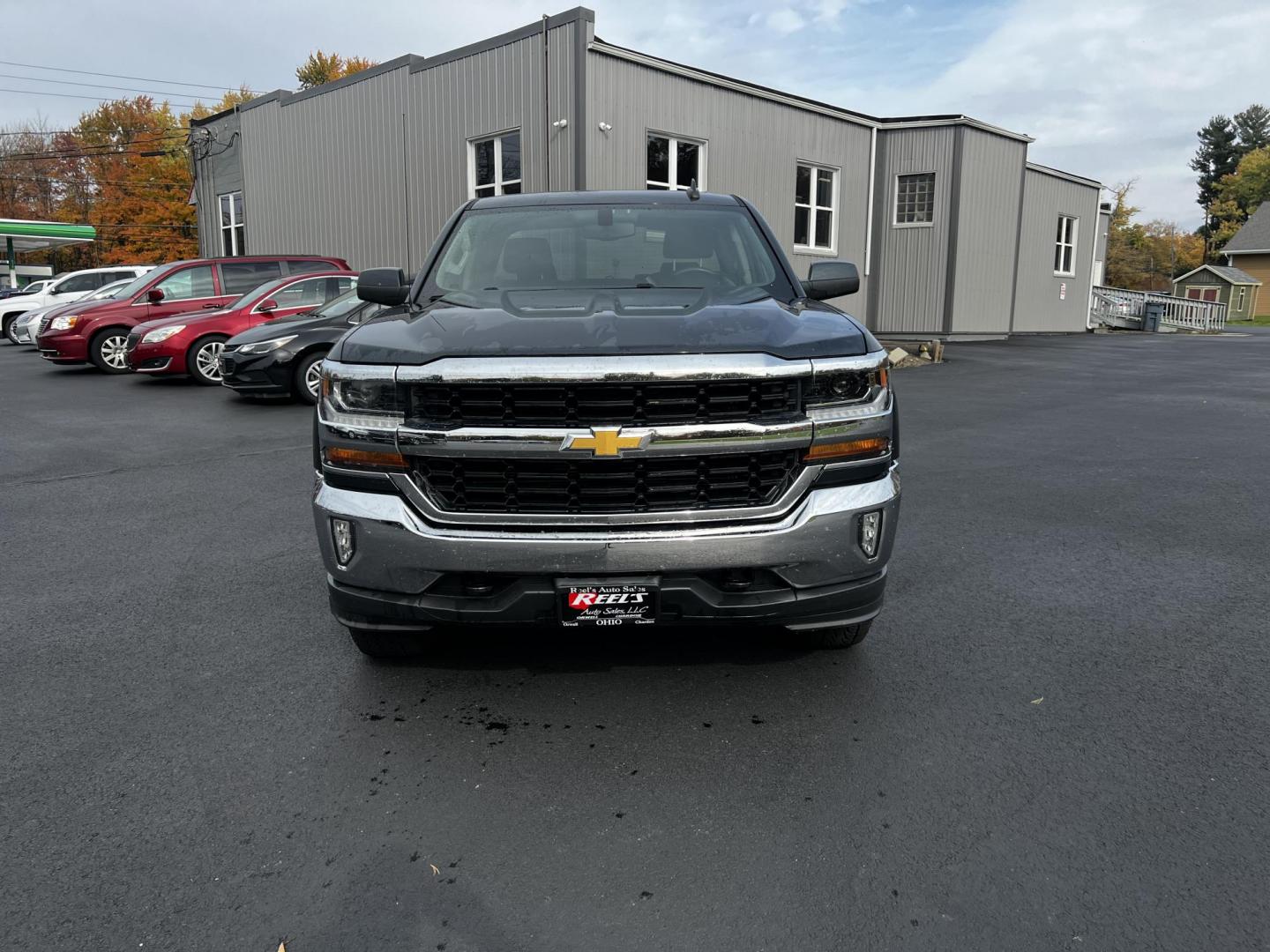 2017 Gray /Black Chevrolet Silverado 1500 LT Double Cab 4WD (1GCVKREC8HZ) with an 5.3L V8 OHV 16V engine, 6 Speed Automatic transmission, located at 547 E. Main St., Orwell, OH, 44076, (440) 437-5893, 41.535435, -80.847855 - Photo#1