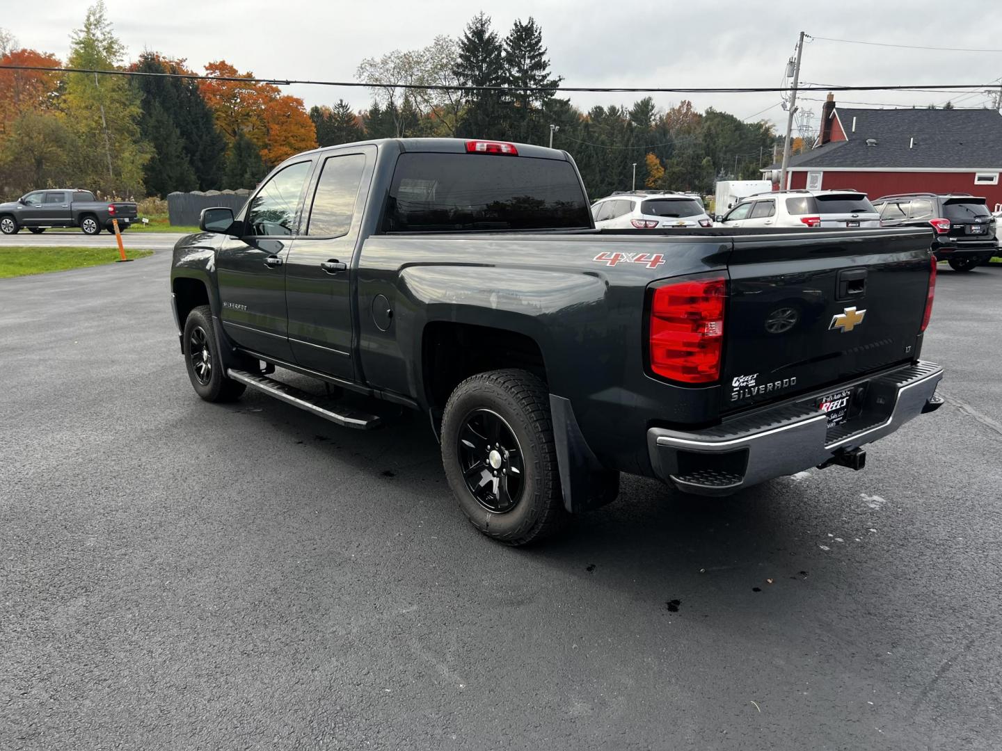 2017 Gray /Black Chevrolet Silverado 1500 LT Double Cab 4WD (1GCVKREC8HZ) with an 5.3L V8 OHV 16V engine, 6 Speed Automatic transmission, located at 547 E. Main St., Orwell, OH, 44076, (440) 437-5893, 41.535435, -80.847855 - Photo#10