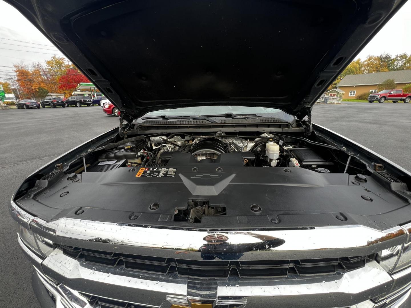 2017 Gray /Black Chevrolet Silverado 1500 LT Double Cab 4WD (1GCVKREC8HZ) with an 5.3L V8 OHV 16V engine, 6 Speed Automatic transmission, located at 547 E. Main St., Orwell, OH, 44076, (440) 437-5893, 41.535435, -80.847855 - Photo#15