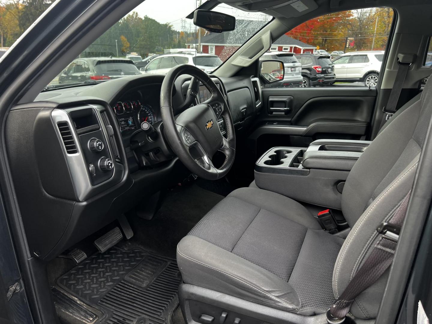 2017 Gray /Black Chevrolet Silverado 1500 LT Double Cab 4WD (1GCVKREC8HZ) with an 5.3L V8 OHV 16V engine, 6 Speed Automatic transmission, located at 547 E. Main St., Orwell, OH, 44076, (440) 437-5893, 41.535435, -80.847855 - Photo#16