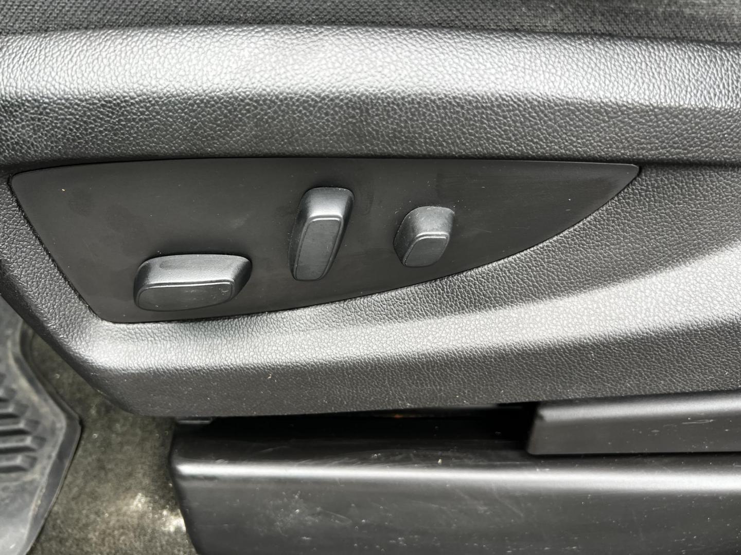 2017 Gray /Black Chevrolet Silverado 1500 LT Double Cab 4WD (1GCVKREC8HZ) with an 5.3L V8 OHV 16V engine, 6 Speed Automatic transmission, located at 547 E. Main St., Orwell, OH, 44076, (440) 437-5893, 41.535435, -80.847855 - Photo#20
