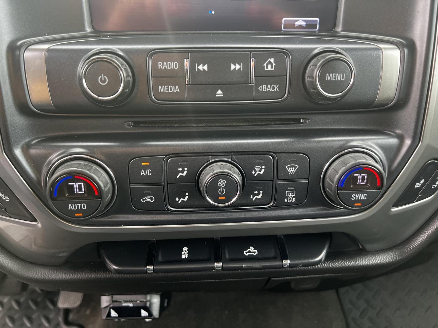2017 Gray /Black Chevrolet Silverado 1500 LT Double Cab 4WD (1GCVKREC8HZ) with an 5.3L V8 OHV 16V engine, 6 Speed Automatic transmission, located at 547 E. Main St., Orwell, OH, 44076, (440) 437-5893, 41.535435, -80.847855 - Photo#26