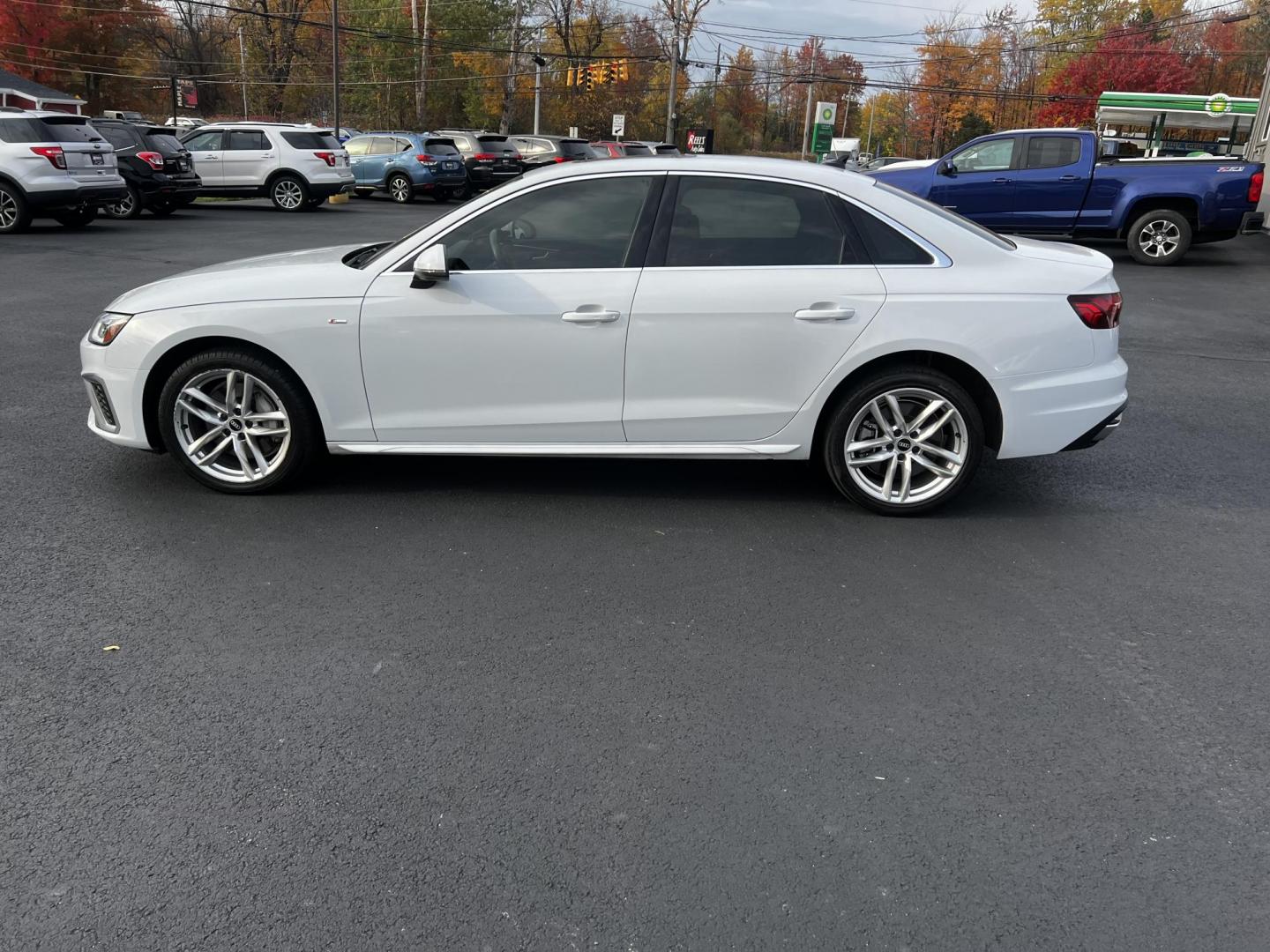 2021 White /Brown Audi A4 Premium Plus quattro (WAUEAAF4XMA) with an 2.0L I4 DOHC 16V TURBO engine, 7A transmission, located at 547 E. Main St., Orwell, OH, 44076, (440) 437-5893, 41.535435, -80.847855 - This One Owner 2021 Audi A4 Premium Plus S Line is equipped with a robust 2.0 I4 turbocharged engine and a 7-speed dual-clutch automatic transmission, allowing it to accelerate from 0 to 60 mph in 5.2 seconds, while achieving an impressive 31 MPG on the highway. This model is designed with advanced - Photo#15
