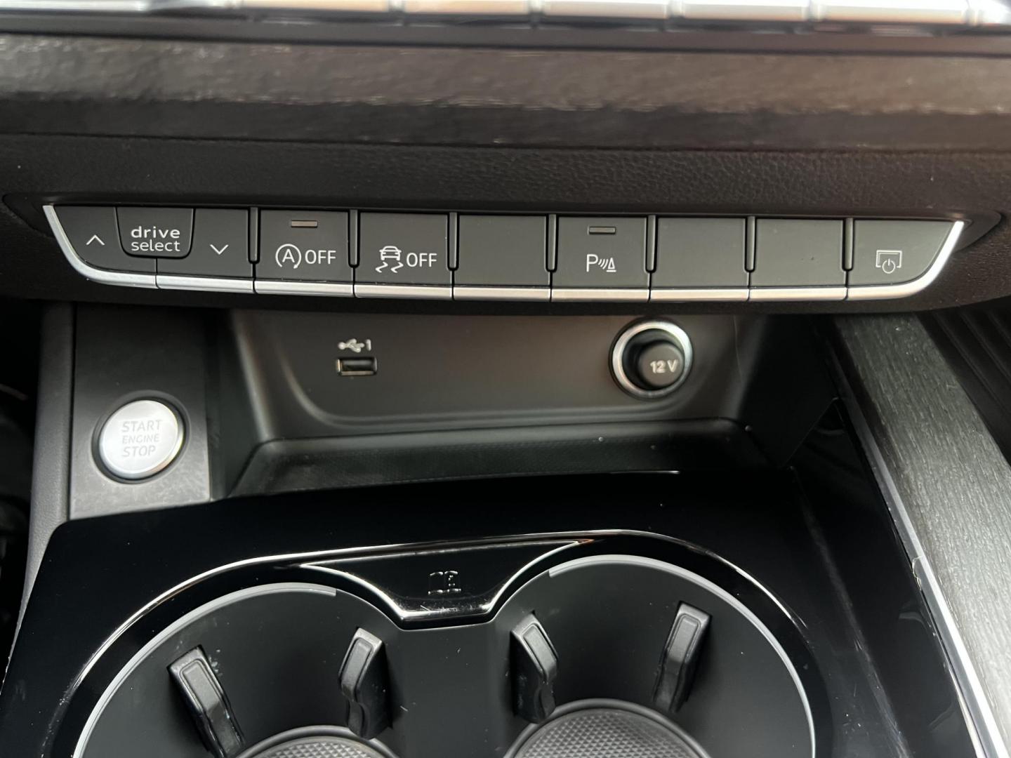 2021 White /Brown Audi A4 Premium Plus quattro (WAUEAAF4XMA) with an 2.0L I4 DOHC 16V TURBO engine, 7A transmission, located at 547 E. Main St., Orwell, OH, 44076, (440) 437-5893, 41.535435, -80.847855 - This One Owner 2021 Audi A4 Premium Plus S Line is equipped with a robust 2.0 I4 turbocharged engine and a 7-speed dual-clutch automatic transmission, allowing it to accelerate from 0 to 60 mph in 5.2 seconds, while achieving an impressive 31 MPG on the highway. This model is designed with advanced - Photo#29