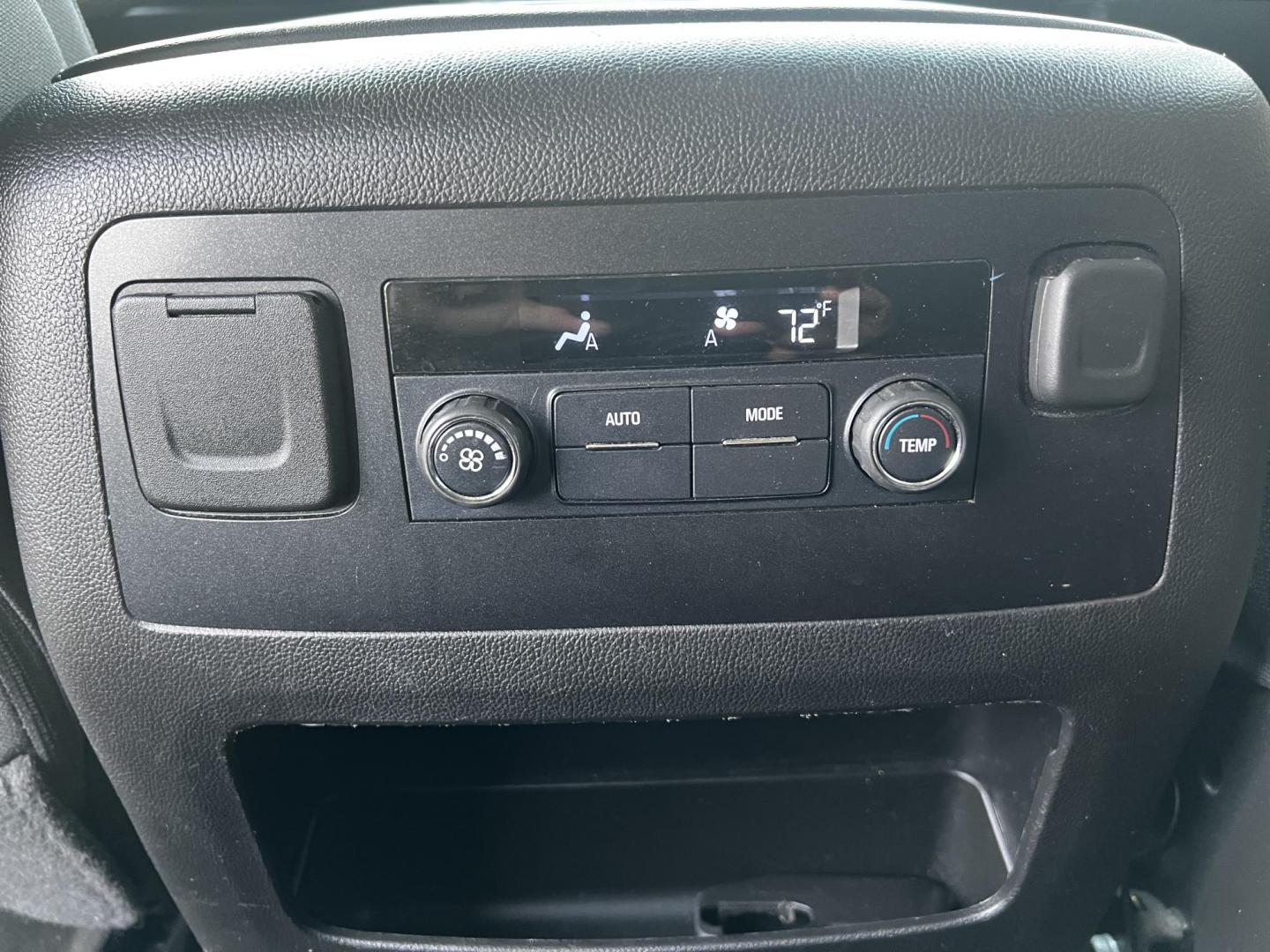 2016 Gray /Black Chevrolet Tahoe LS 4WD (1GNSKAKC3GR) with an 5.3L V8 OHV 16V engine, 6A transmission, located at 547 E. Main St., Orwell, OH, 44076, (440) 437-5893, 41.535435, -80.847855 - This One Owner 2016 Chevrolet Tahoe LS 4WD is powered by a 5.3 Vortec V8 engine paired with a 6-speed automatic transmission, providing robust performance for various driving conditions. It offers features like tri-zone automatic climate control and power front seats to enhance passenger comfort. Fo - Photo#34