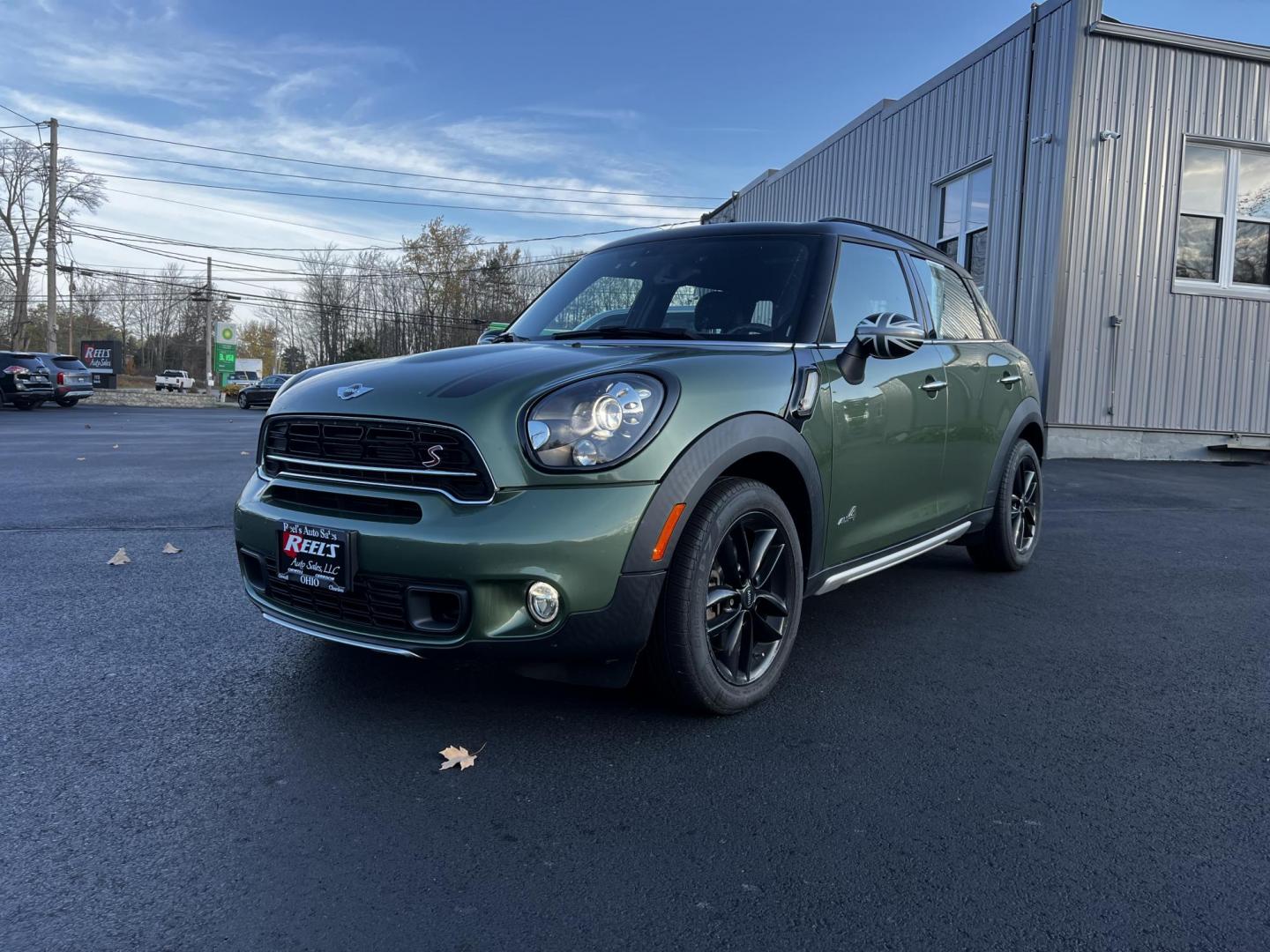 2016 Green /Black Mini Countryman S ALL4 (WMWZC5C5XGW) with an 1.6L I4 DOHC 16V TURBO engine, 8-Speed Automatic transmission, located at 11115 Chardon Rd. , Chardon, OH, 44024, (440) 214-9705, 41.580246, -81.241943 - This One Owner 2016 Mini Cooper S Countryman All4 is a compact SUV offering a blend of performance and premium features. It features a 1.6-liter turbocharged inline-4 engine producing 181 horsepower, paired with an 8-speed automatic transmission. Notable for its sporty drive, it can accelerate from - Photo#0