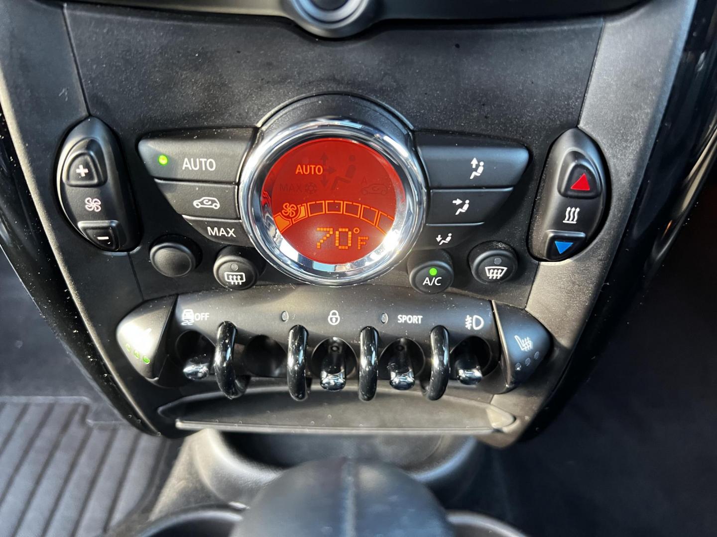 2016 Green /Black Mini Countryman S ALL4 (WMWZC5C5XGW) with an 1.6L I4 DOHC 16V TURBO engine, 8-Speed Automatic transmission, located at 11115 Chardon Rd. , Chardon, OH, 44024, (440) 214-9705, 41.580246, -81.241943 - This One Owner 2016 Mini Cooper S Countryman All4 is a compact SUV offering a blend of performance and premium features. It features a 1.6-liter turbocharged inline-4 engine producing 181 horsepower, paired with an 8-speed automatic transmission. Notable for its sporty drive, it can accelerate from - Photo#23