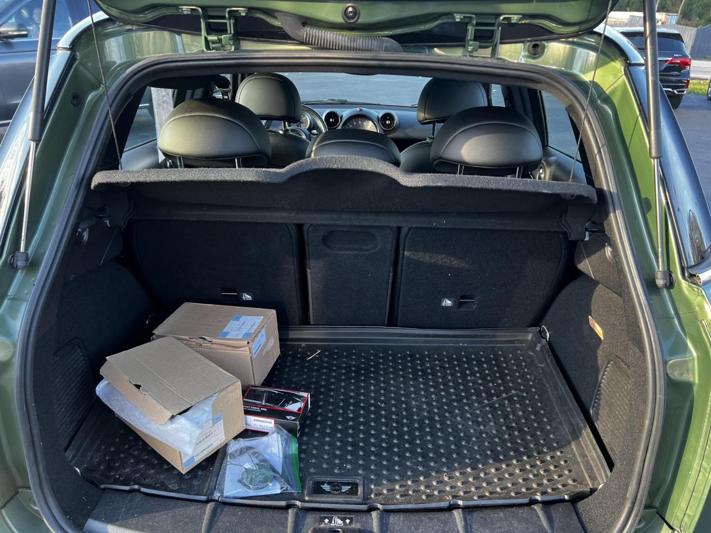 2016 Green /Black Mini Countryman S ALL4 (WMWZC5C5XGW) with an 1.6L I4 DOHC 16V TURBO engine, 8-Speed Automatic transmission, located at 11115 Chardon Rd. , Chardon, OH, 44024, (440) 214-9705, 41.580246, -81.241943 - This One Owner 2016 Mini Cooper S Countryman All4 is a compact SUV offering a blend of performance and premium features. It features a 1.6-liter turbocharged inline-4 engine producing 181 horsepower, paired with an 8-speed automatic transmission. Notable for its sporty drive, it can accelerate from - Photo#33