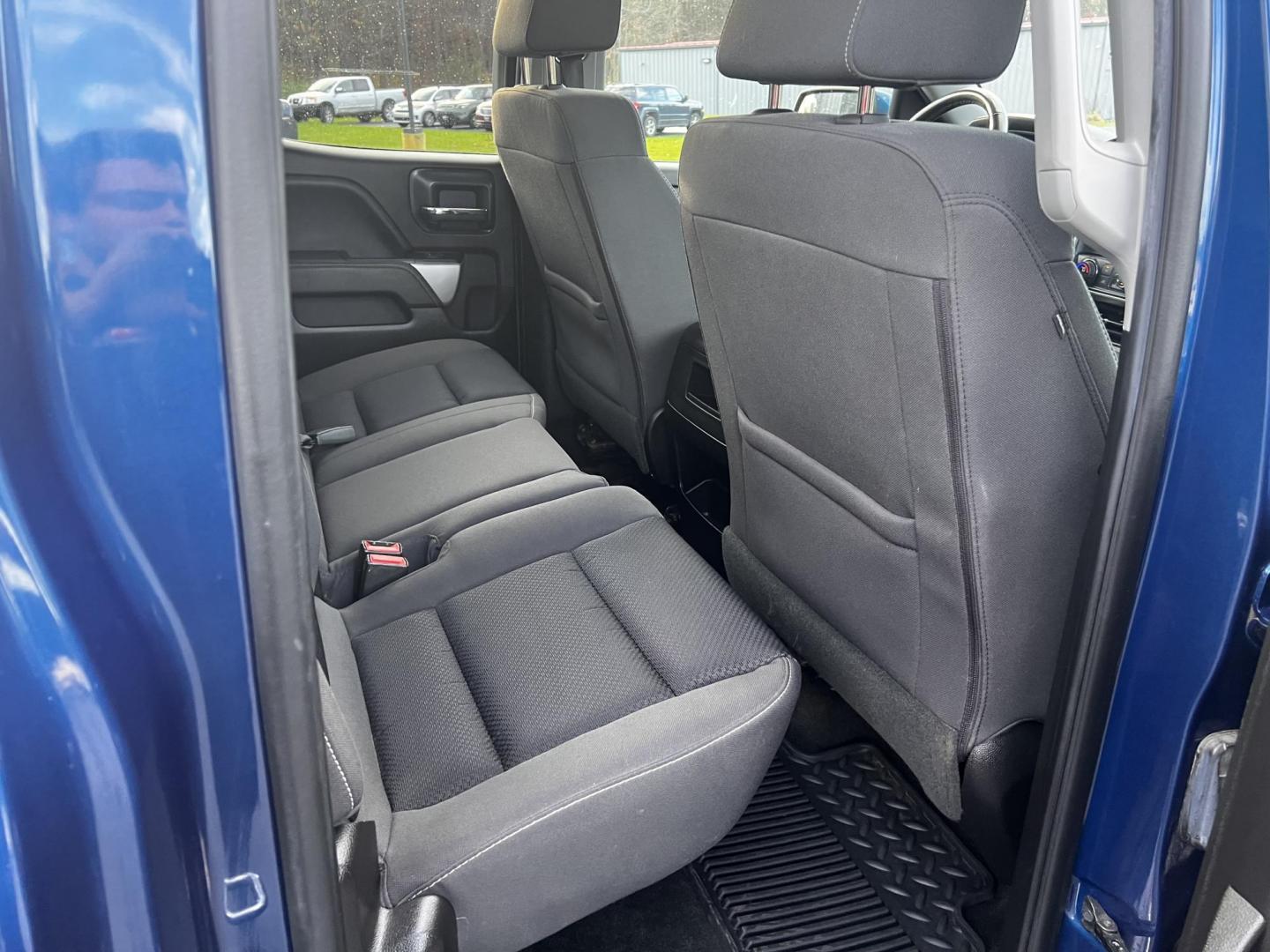 2017 Blue /Black Chevrolet Silverado 1500 LT Z71 Double Cab 4WD (1GCVKREC7HZ) with an 5.3L V8 OHV 16V engine, 6A transmission, located at 547 E. Main St., Orwell, OH, 44076, (440) 437-5893, 41.535435, -80.847855 - Photo#33