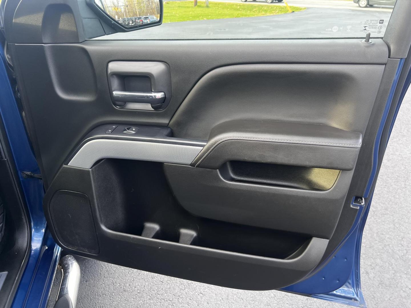2017 Blue /Black Chevrolet Silverado 1500 LT Z71 Double Cab 4WD (1GCVKREC7HZ) with an 5.3L V8 OHV 16V engine, 6A transmission, located at 547 E. Main St., Orwell, OH, 44076, (440) 437-5893, 41.535435, -80.847855 - Photo#39
