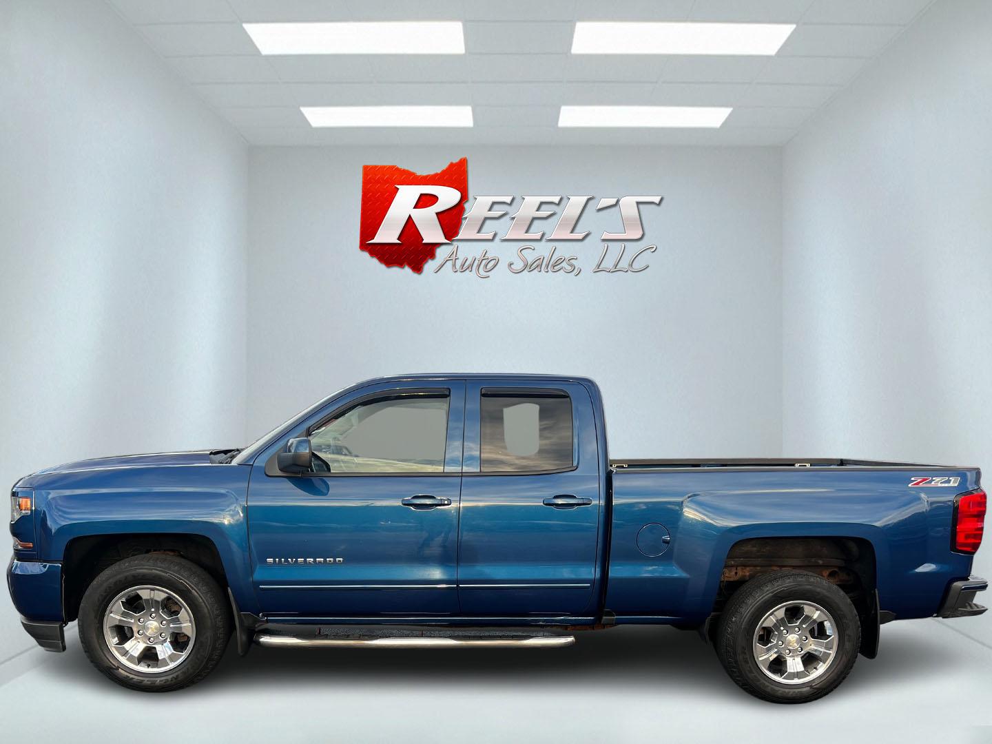 2017 Blue /Black Chevrolet Silverado 1500 LT Z71 Double Cab 4WD (1GCVKREC7HZ) with an 5.3L V8 OHV 16V engine, 6A transmission, located at 547 E. Main St., Orwell, OH, 44076, (440) 437-5893, 41.535435, -80.847855 - Photo#9